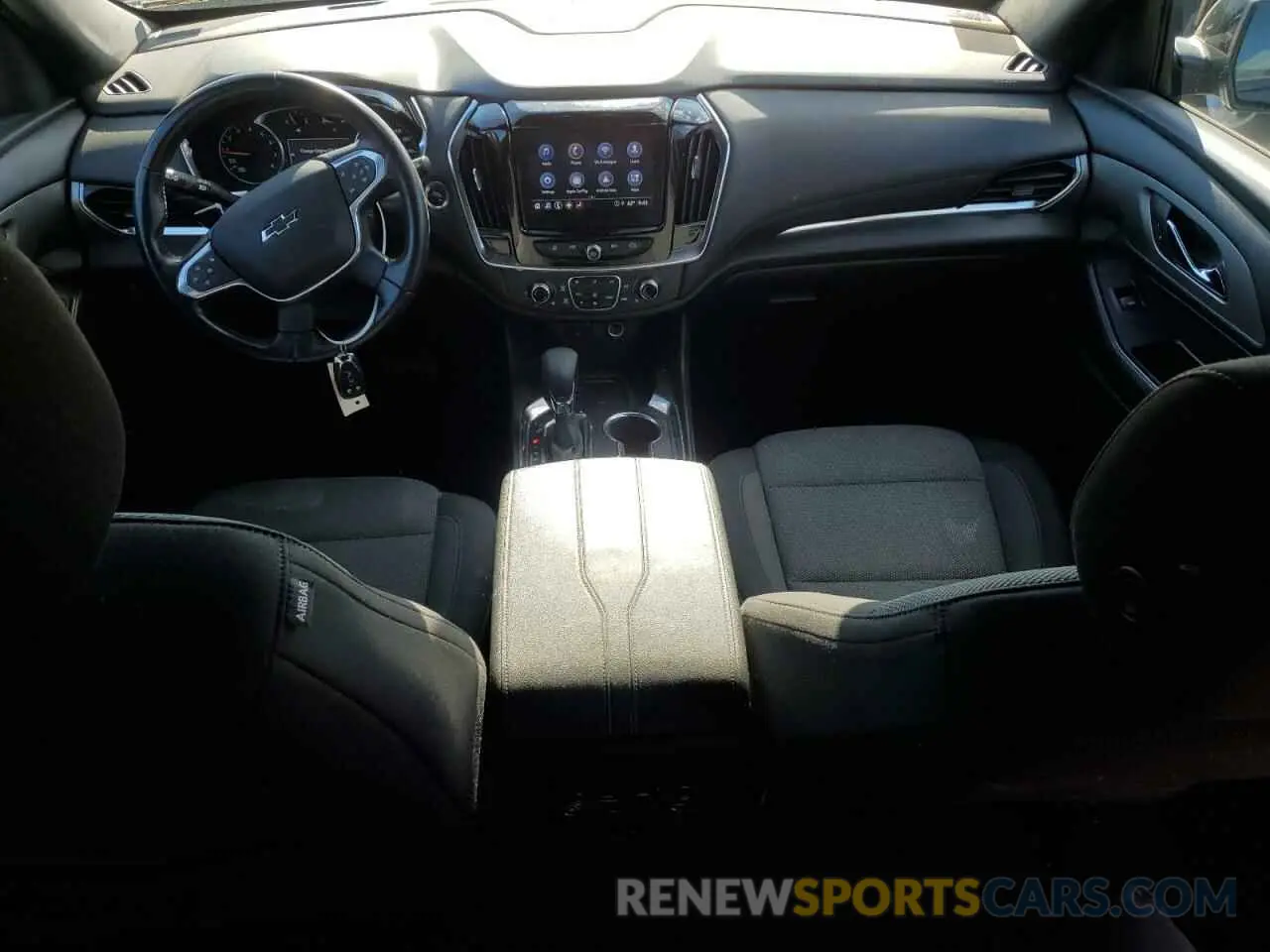 8 Photograph of a damaged car 1GNEVGKW1NJ137331 CHEVROLET TRAVERSE 2022