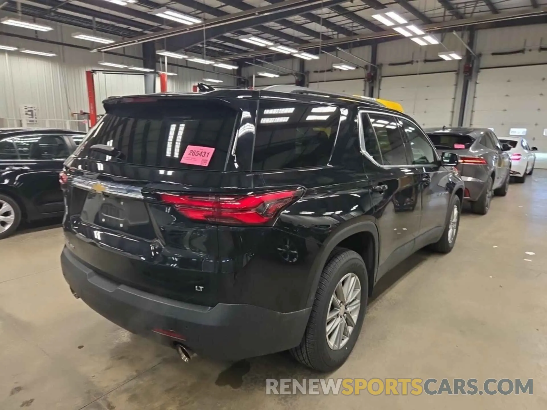 24 Photograph of a damaged car 1GNEVGKW3NJ151652 CHEVROLET TRAVERSE 2022