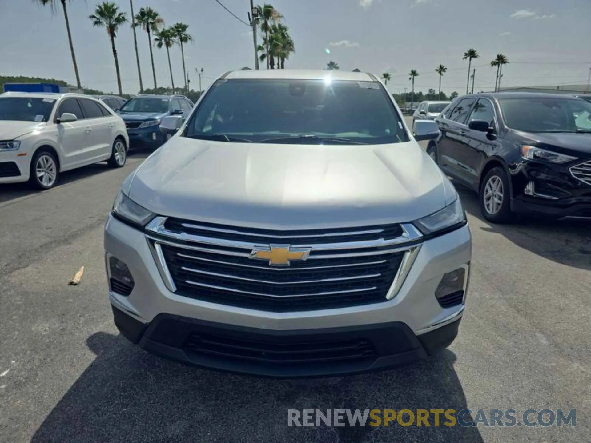 10 Photograph of a damaged car 1GNEVGKW4NJ169495 CHEVROLET TRAVERSE 2022
