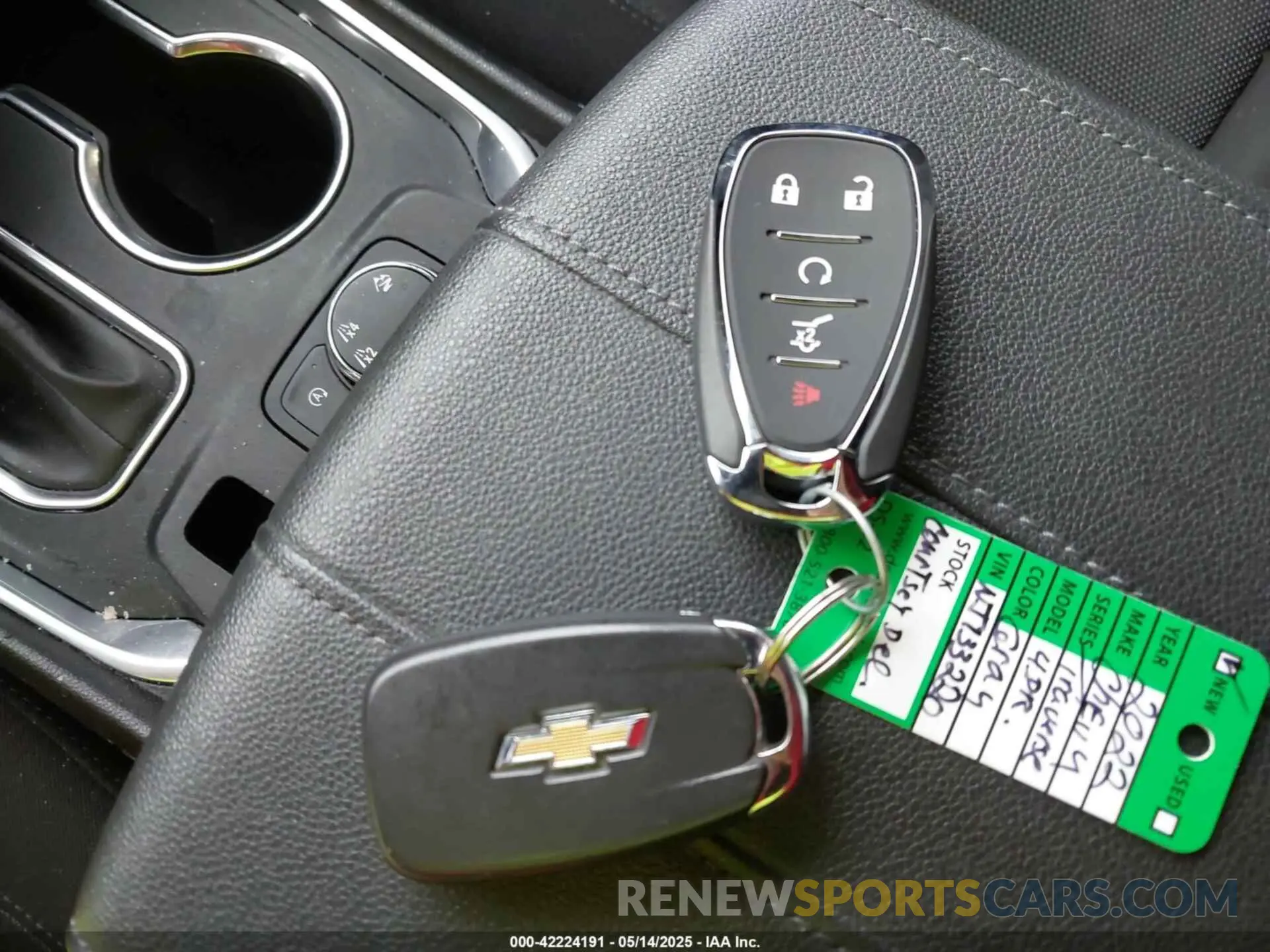 11 Photograph of a damaged car 1GNEVGKW5NJ133220 CHEVROLET TRAVERSE 2022