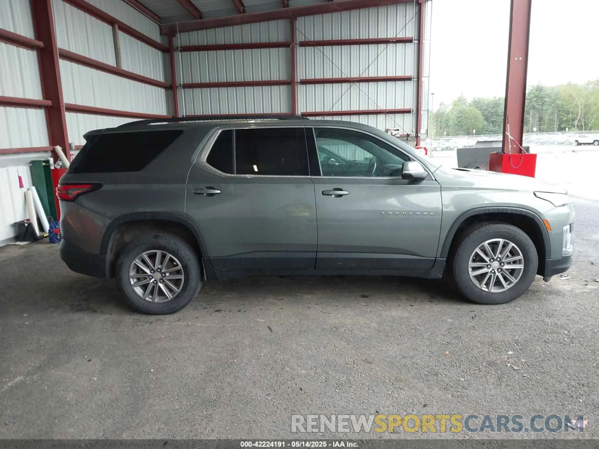 13 Photograph of a damaged car 1GNEVGKW5NJ133220 CHEVROLET TRAVERSE 2022