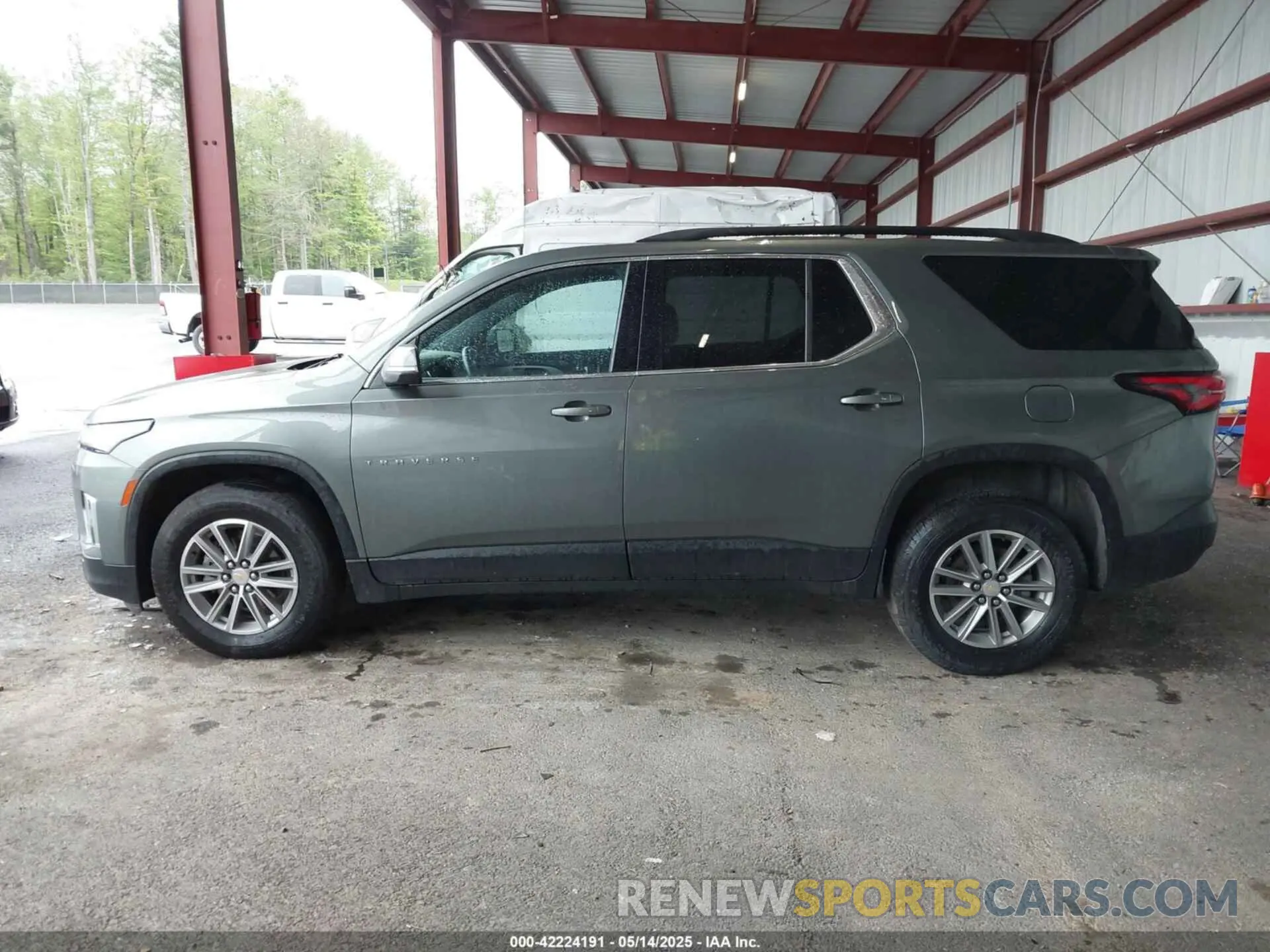 14 Photograph of a damaged car 1GNEVGKW5NJ133220 CHEVROLET TRAVERSE 2022