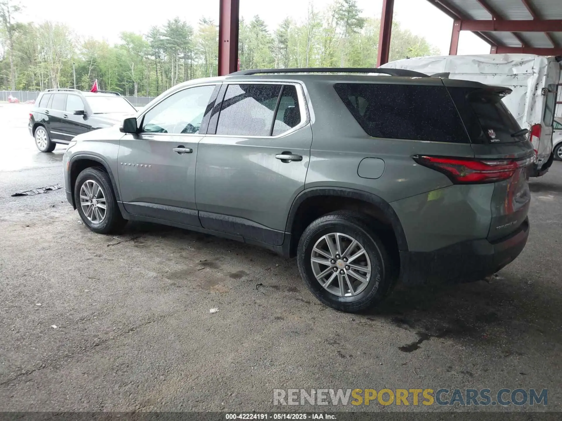 3 Photograph of a damaged car 1GNEVGKW5NJ133220 CHEVROLET TRAVERSE 2022