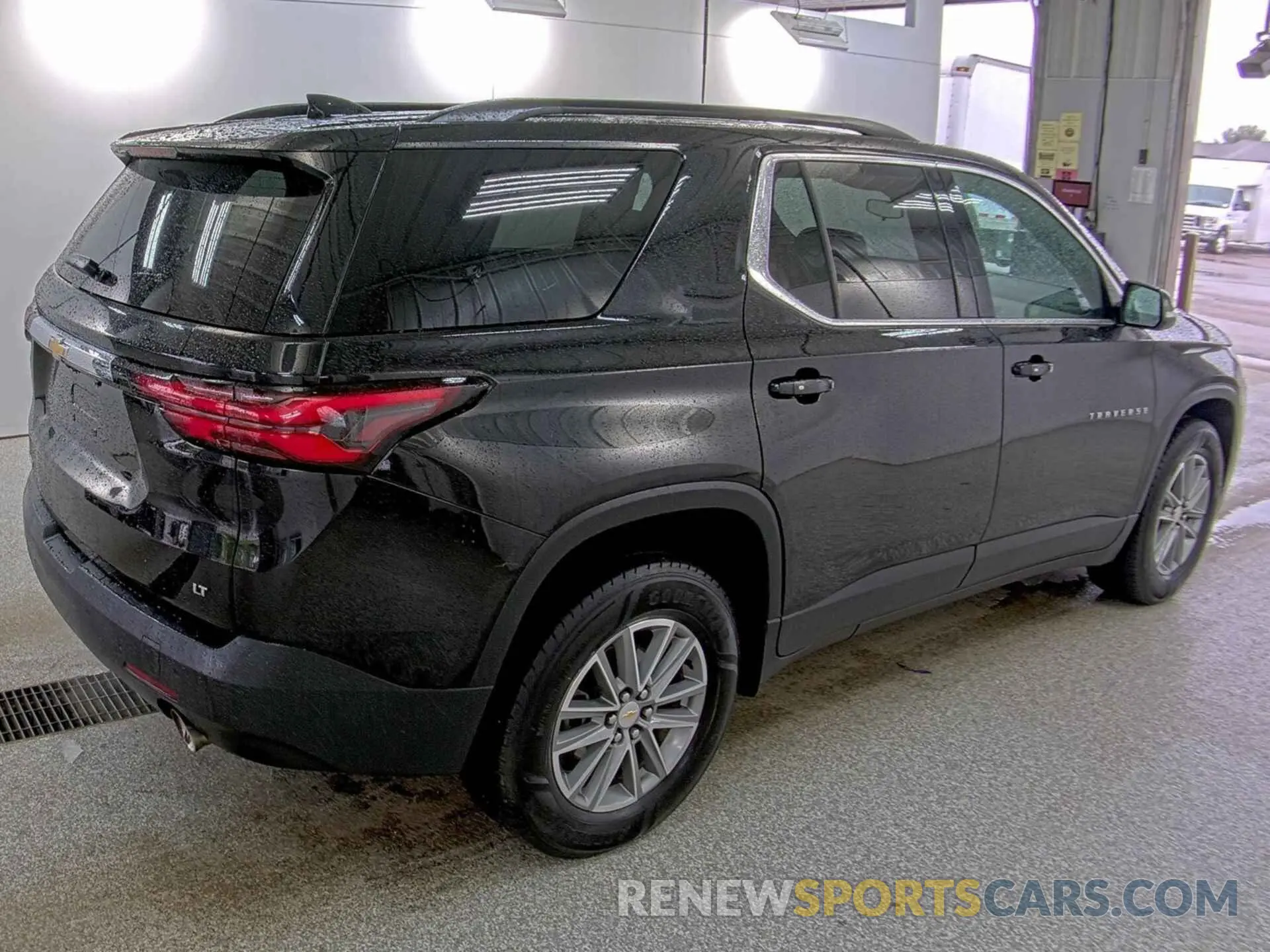 4 Фотография поврежденного автомобиля 1GNEVGKW6NJ151516 CHEVROLET TRAVERSE 2022