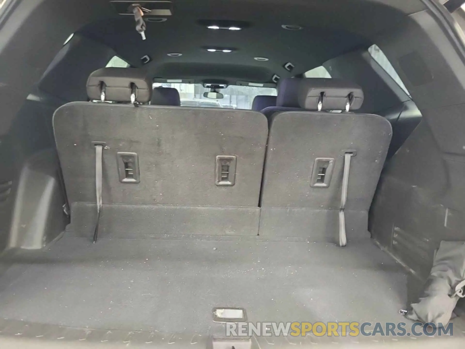 2 Photograph of a damaged car 1GNEVGKW6NJ157686 CHEVROLET TRAVERSE 2022