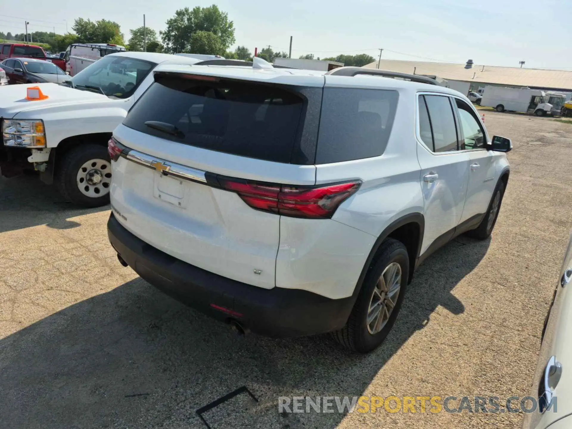 5 Фотография поврежденного автомобиля 1GNEVGKW7NJ151086 CHEVROLET TRAVERSE 2022