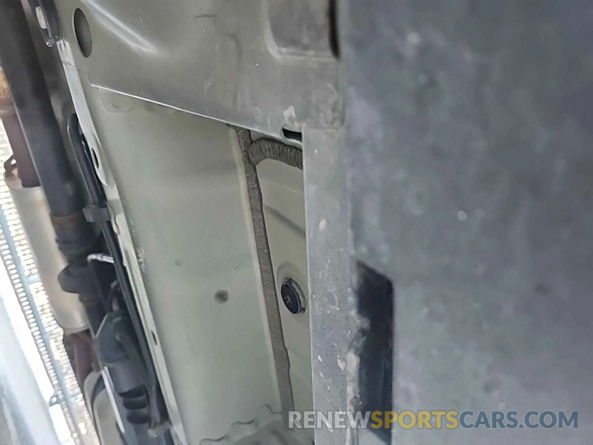 19 Photograph of a damaged car 1GNEVGKW7NJ151685 CHEVROLET TRAVERSE 2022
