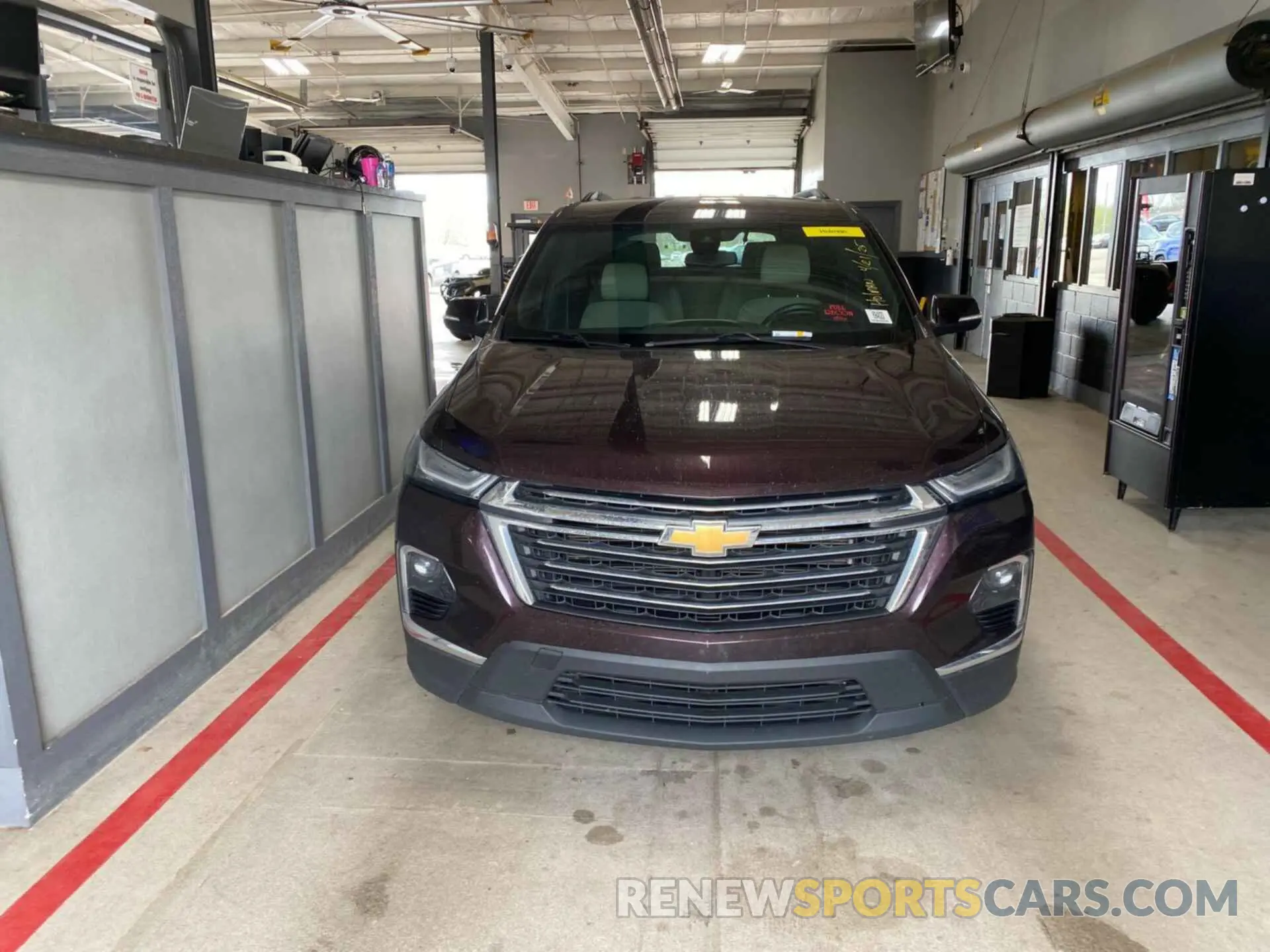 13 Фотография поврежденного автомобиля 1GNEVGKW9NJ180766 CHEVROLET TRAVERSE 2022