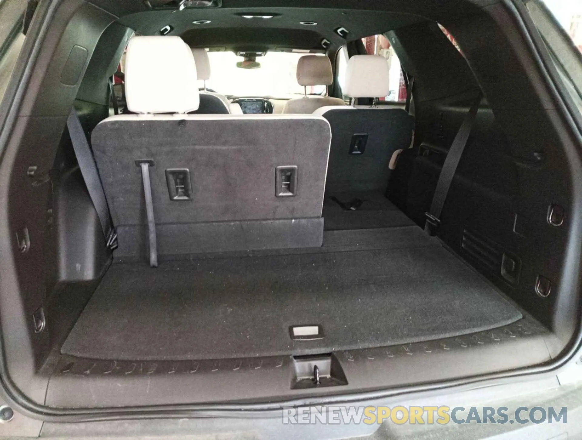 2 Фотография поврежденного автомобиля 1GNEVGKWXNJ150837 CHEVROLET TRAVERSE 2022