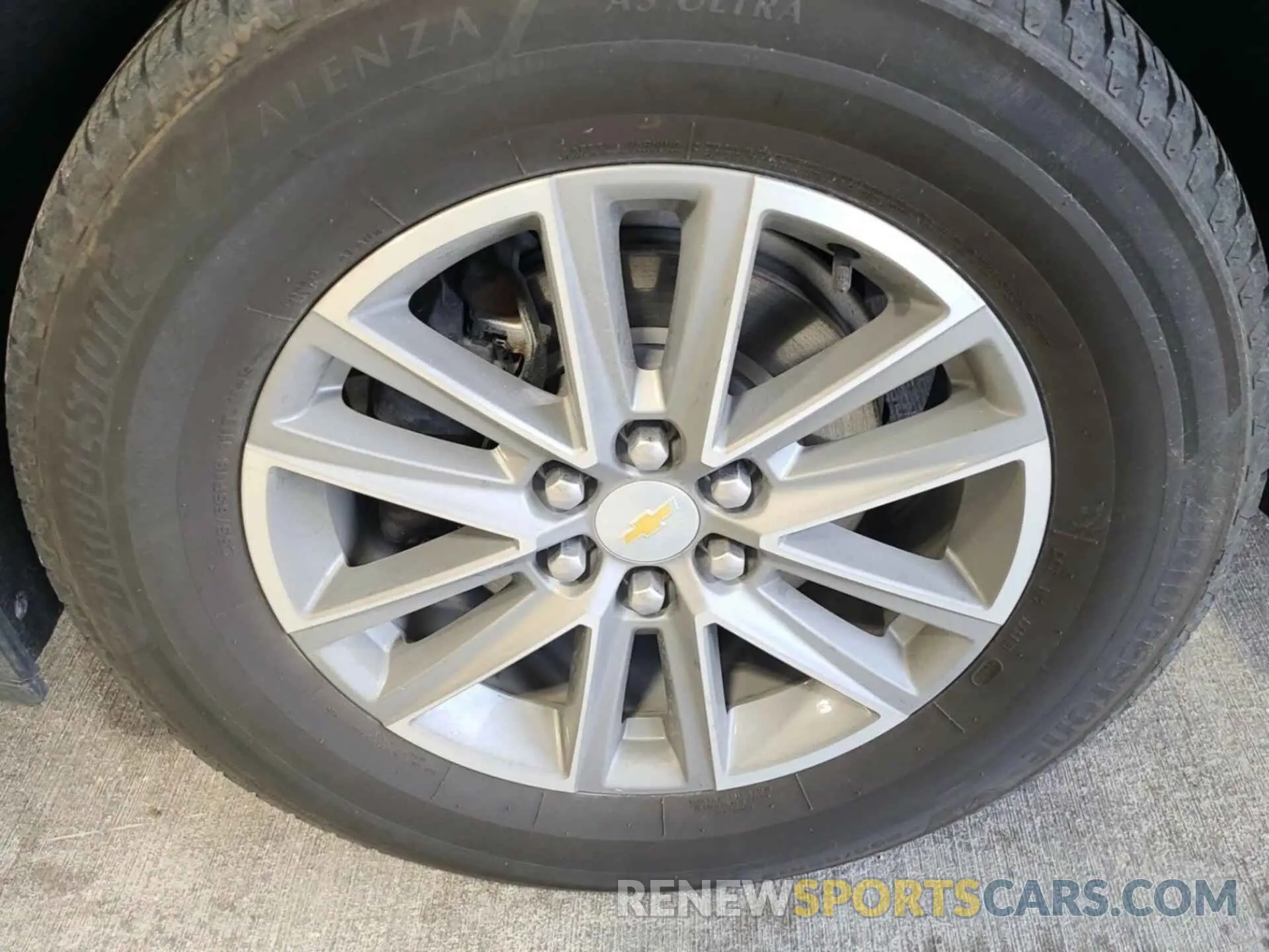 13 Фотография поврежденного автомобиля 1GNEVGKWXNJ177262 CHEVROLET TRAVERSE 2022