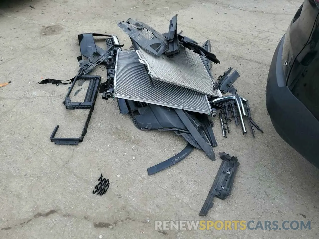 13 Photograph of a damaged car 1GNEVHKW0NJ153624 CHEVROLET TRAVERSE 2022