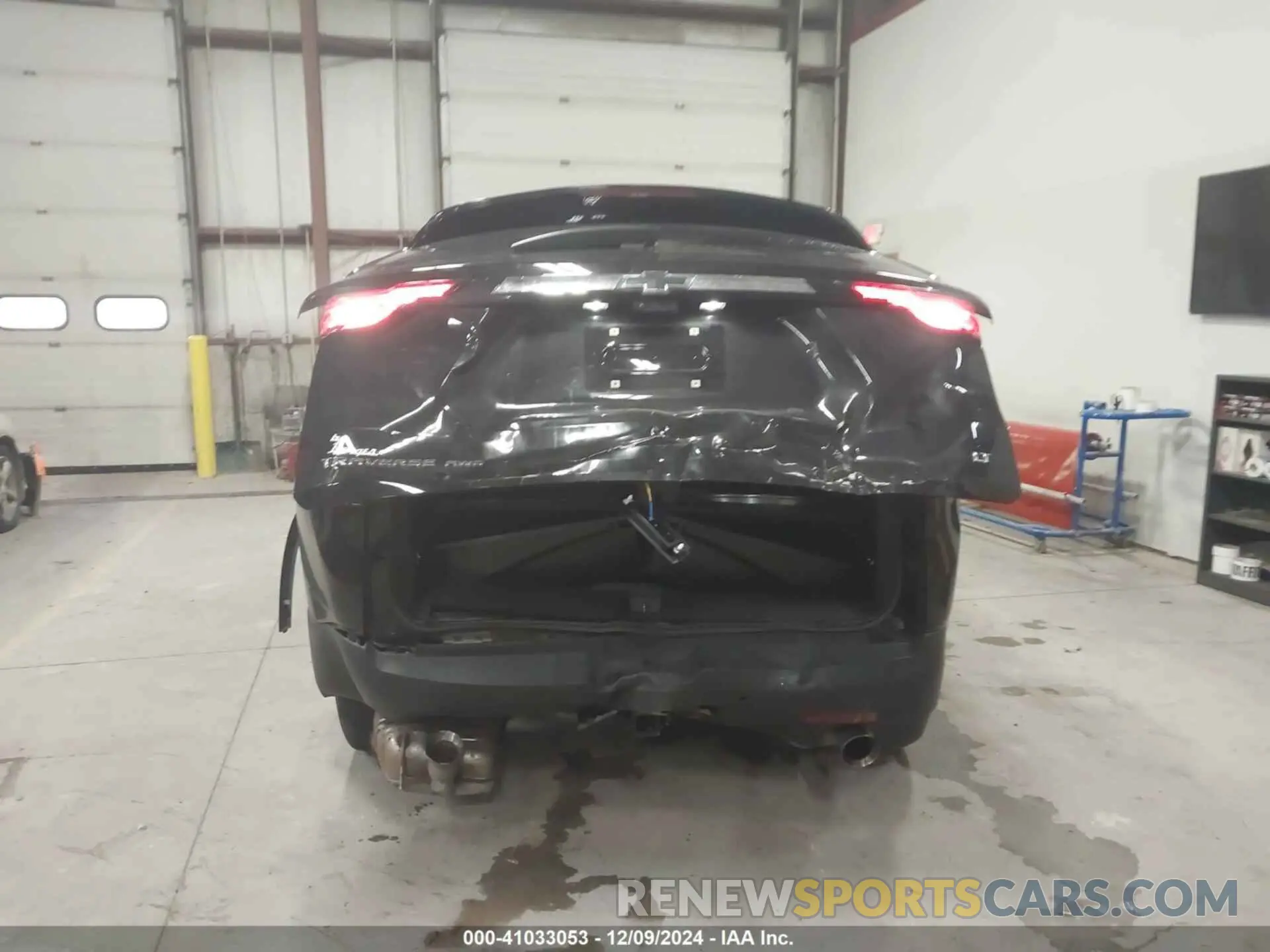 6 Photograph of a damaged car 1GNEVHKW3NJ124361 CHEVROLET TRAVERSE 2022