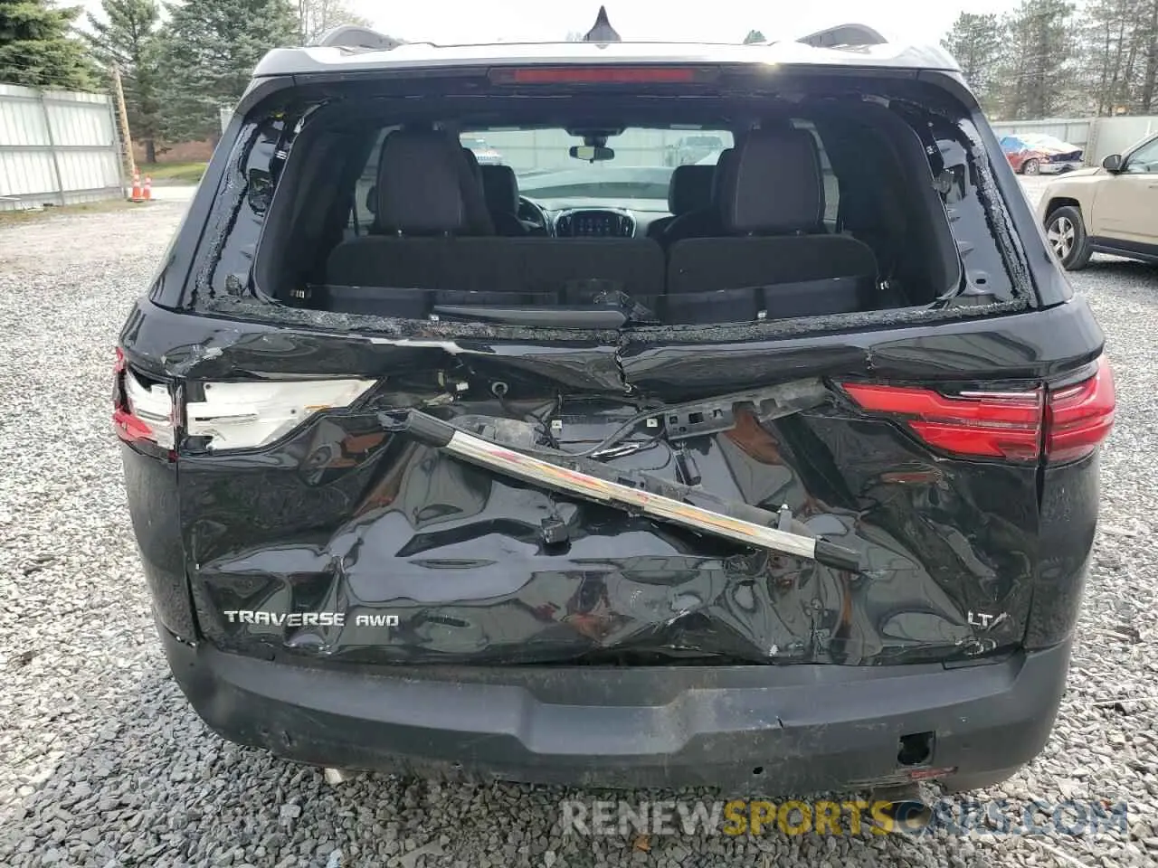 6 Photograph of a damaged car 1GNEVHKW3NJ194409 CHEVROLET TRAVERSE 2022