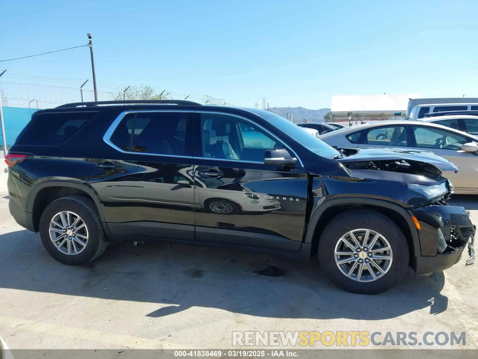 13 Фотография поврежденного автомобиля 1GNEVHKW5NJ133935 CHEVROLET TRAVERSE 2022