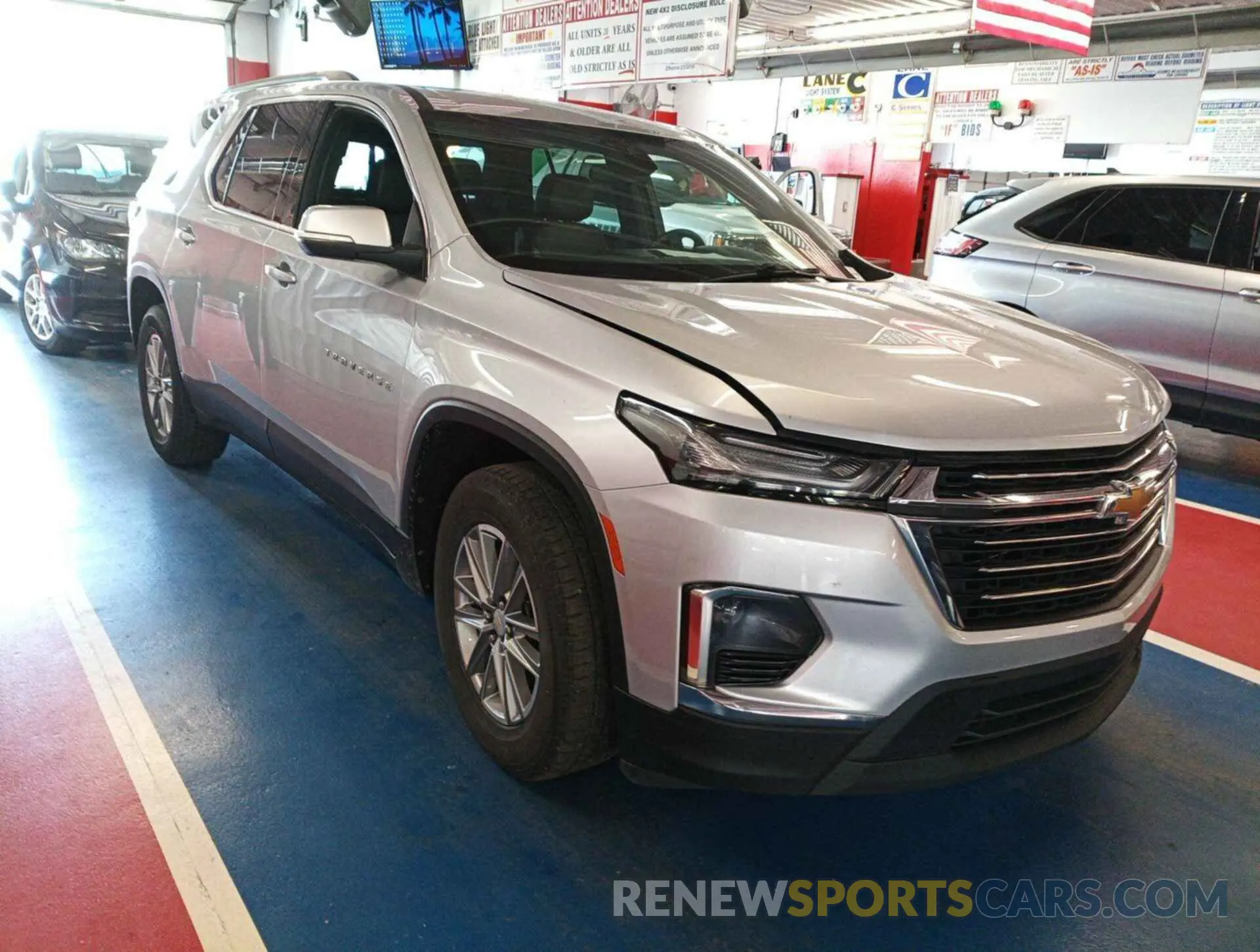 26 Photograph of a damaged car 1GNEVHKW5NJ151576 CHEVROLET TRAVERSE 2022