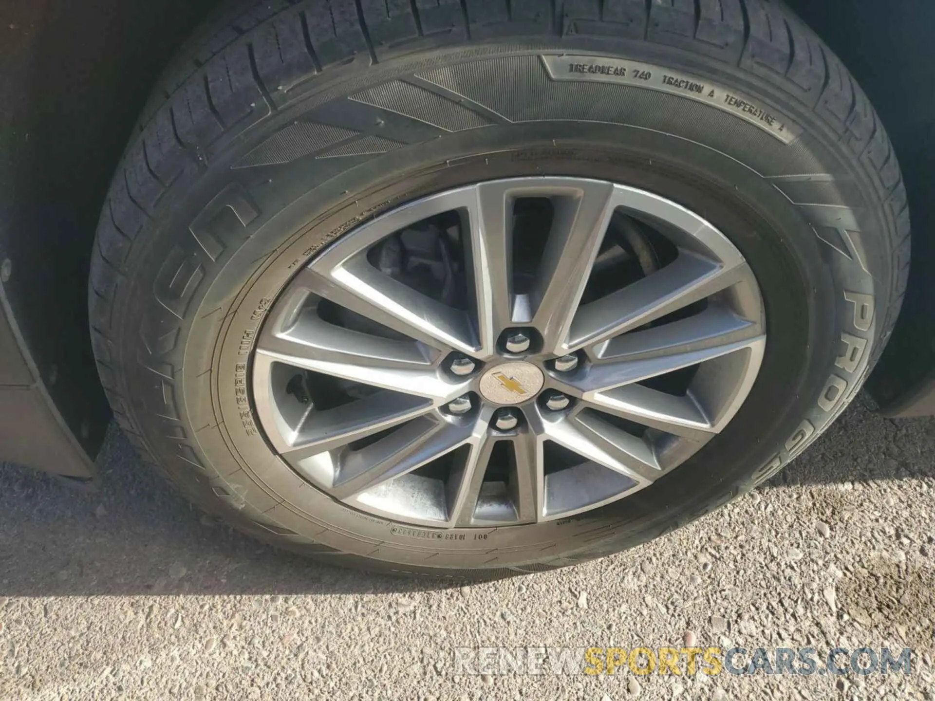 3 Photograph of a damaged car 1GNEVHKW6NJ139548 CHEVROLET TRAVERSE 2022
