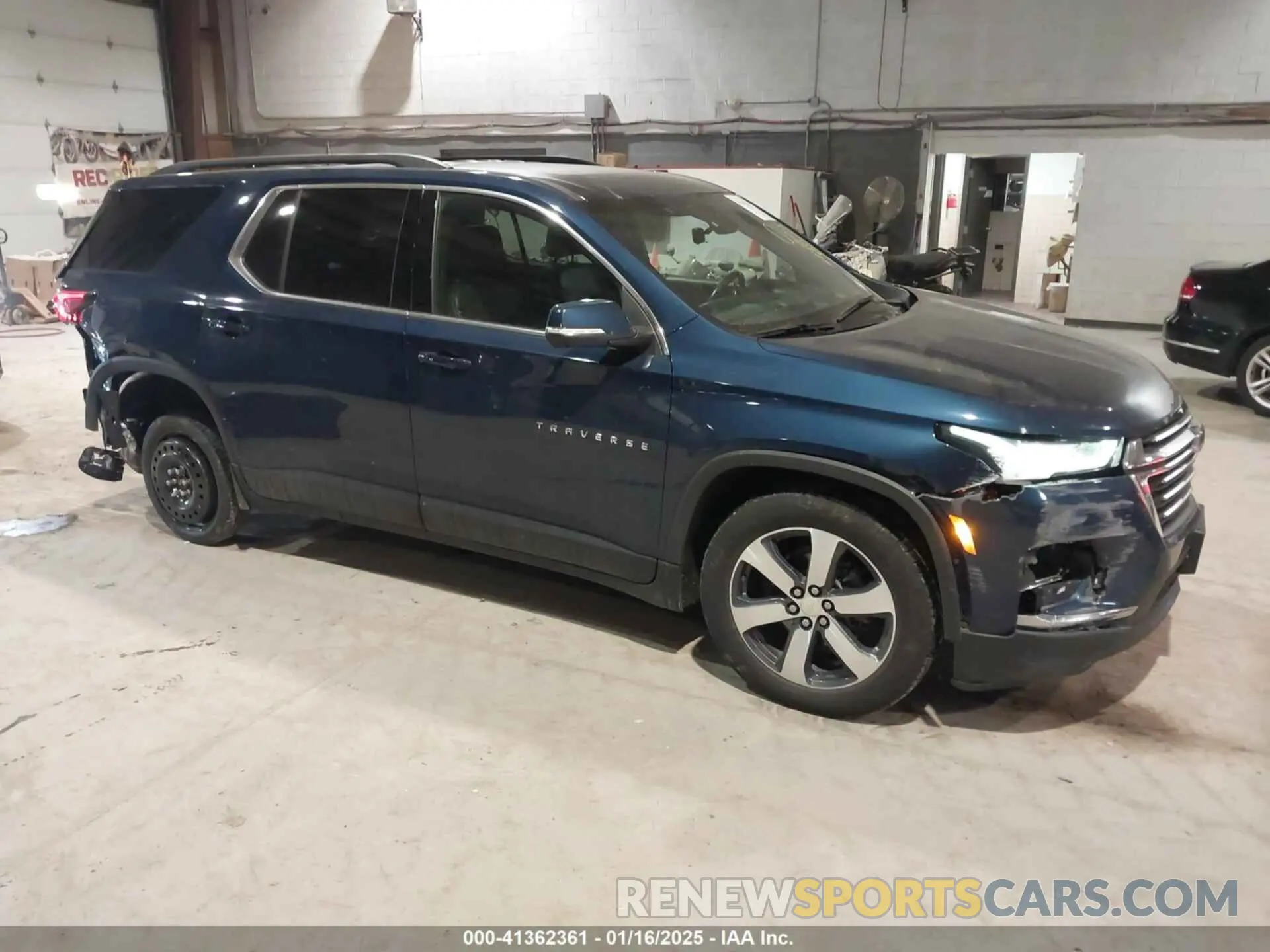 1 Photograph of a damaged car 1GNEVHKW7NJ168430 CHEVROLET TRAVERSE 2022