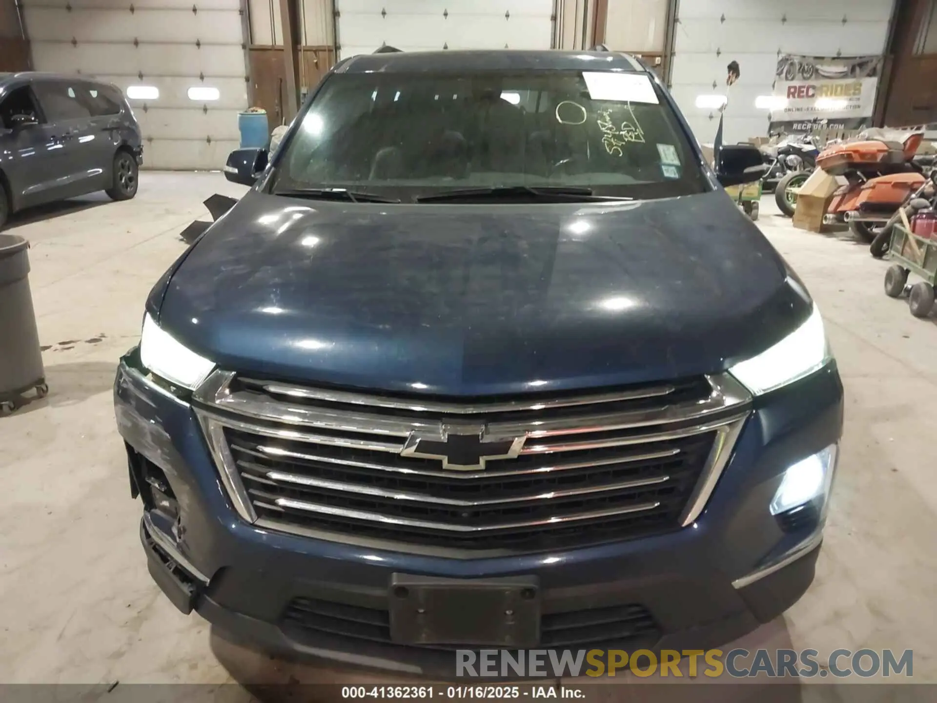 13 Photograph of a damaged car 1GNEVHKW7NJ168430 CHEVROLET TRAVERSE 2022