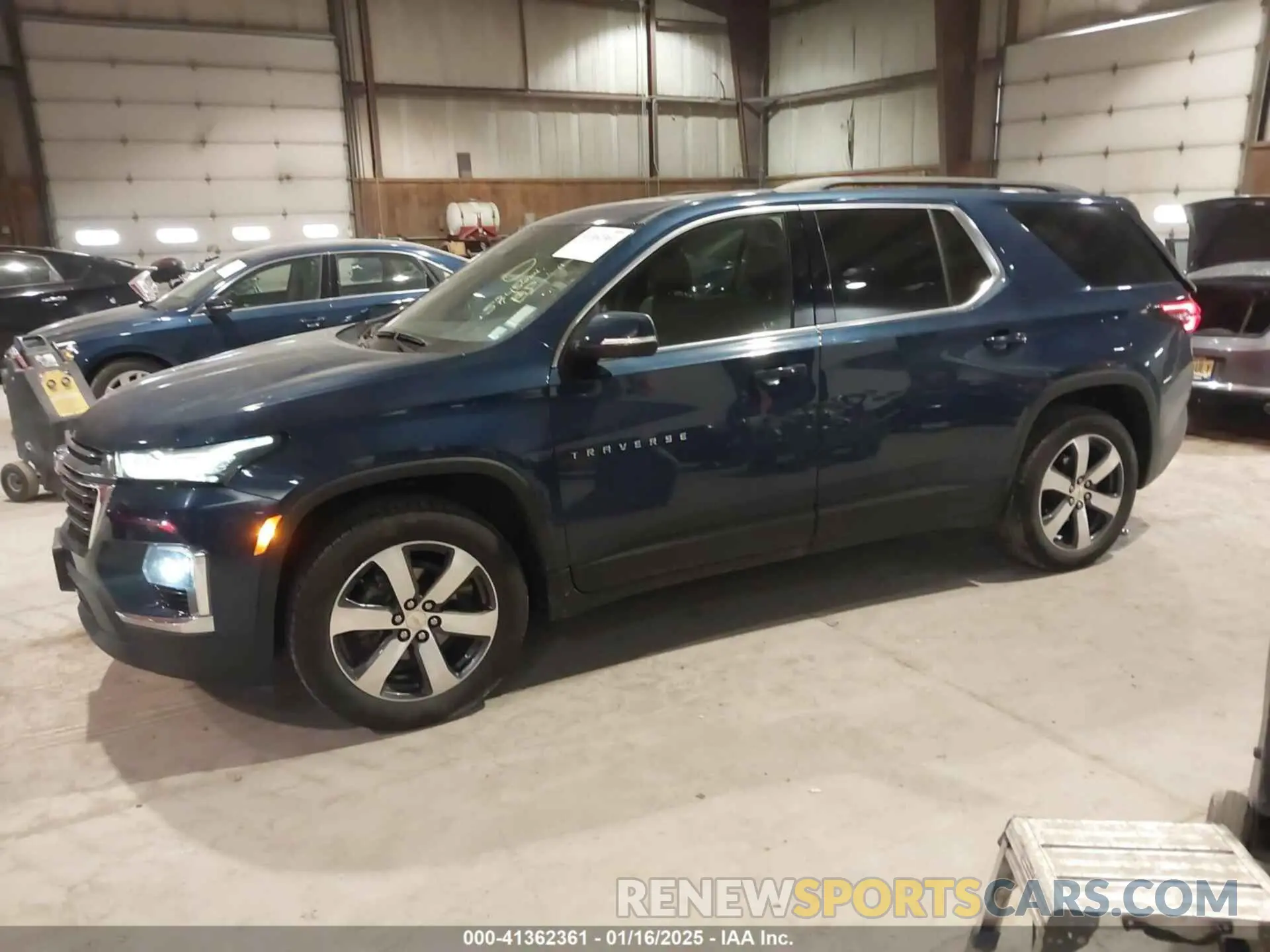 2 Photograph of a damaged car 1GNEVHKW7NJ168430 CHEVROLET TRAVERSE 2022