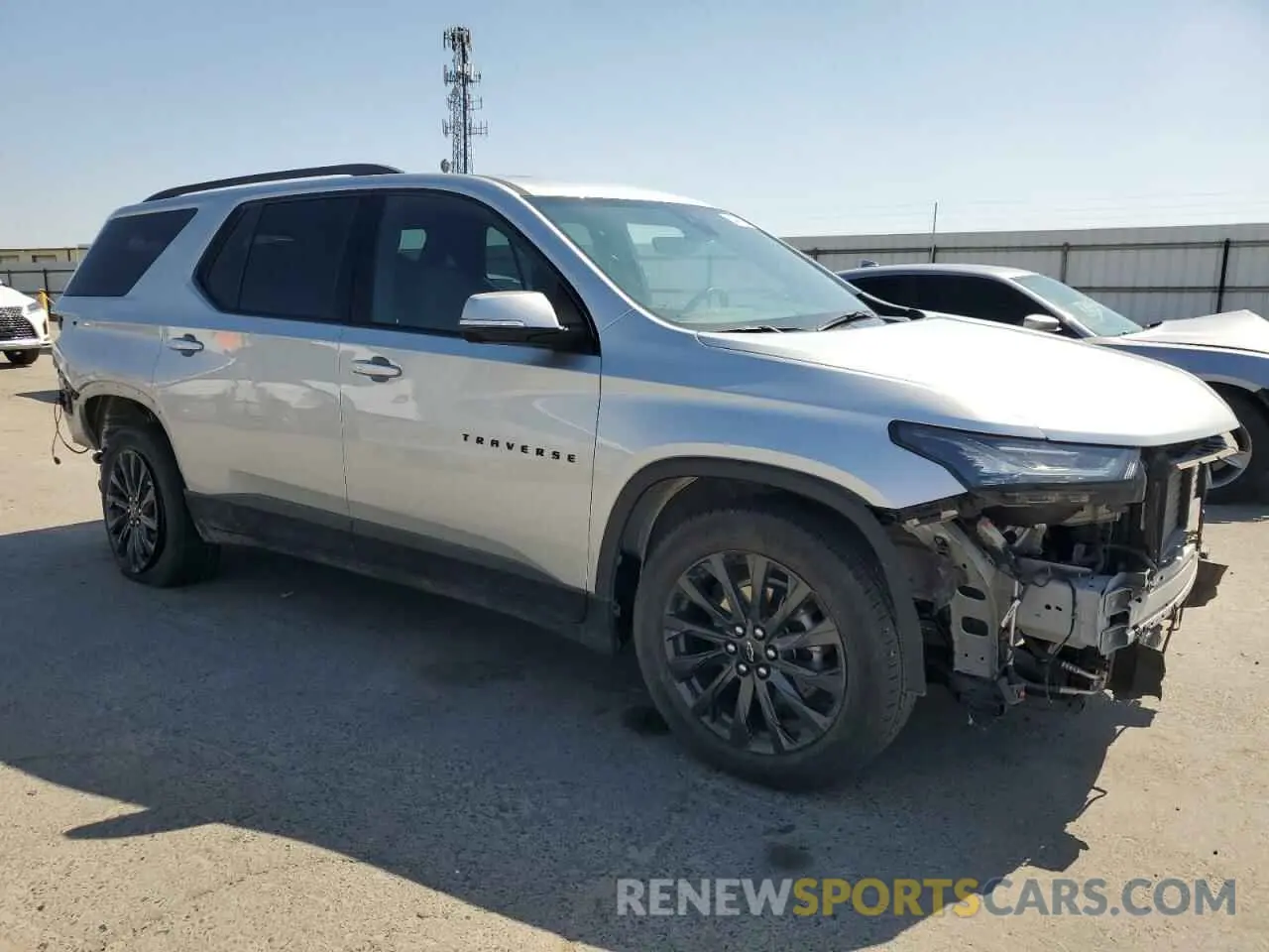 4 Фотография поврежденного автомобиля 1GNEVJKW7NJ104752 CHEVROLET TRAVERSE 2022