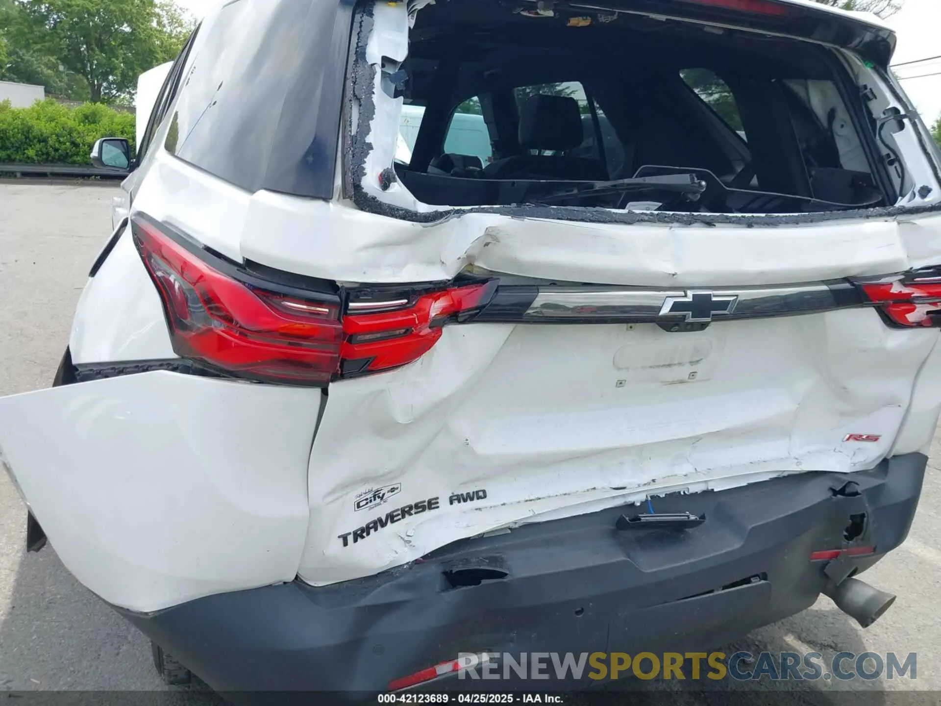 6 Photograph of a damaged car 1GNEVJKW9NJ189416 CHEVROLET TRAVERSE 2022