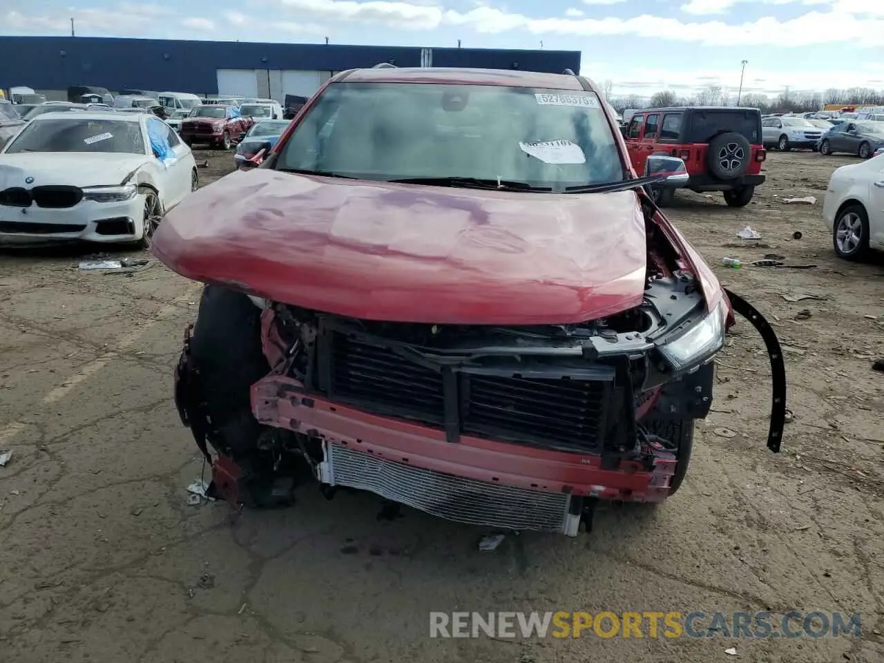 5 Photograph of a damaged car 1GNEVKKW2NJ132898 CHEVROLET TRAVERSE 2022