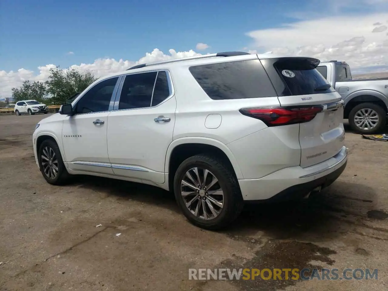2 Фотография поврежденного автомобиля 1GNEVKKW3NJ124289 CHEVROLET TRAVERSE 2022