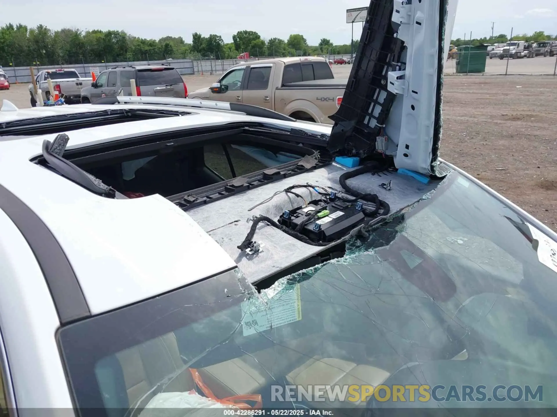 14 Фотография поврежденного автомобиля 1GNEVKKW4NJ191323 CHEVROLET TRAVERSE 2022