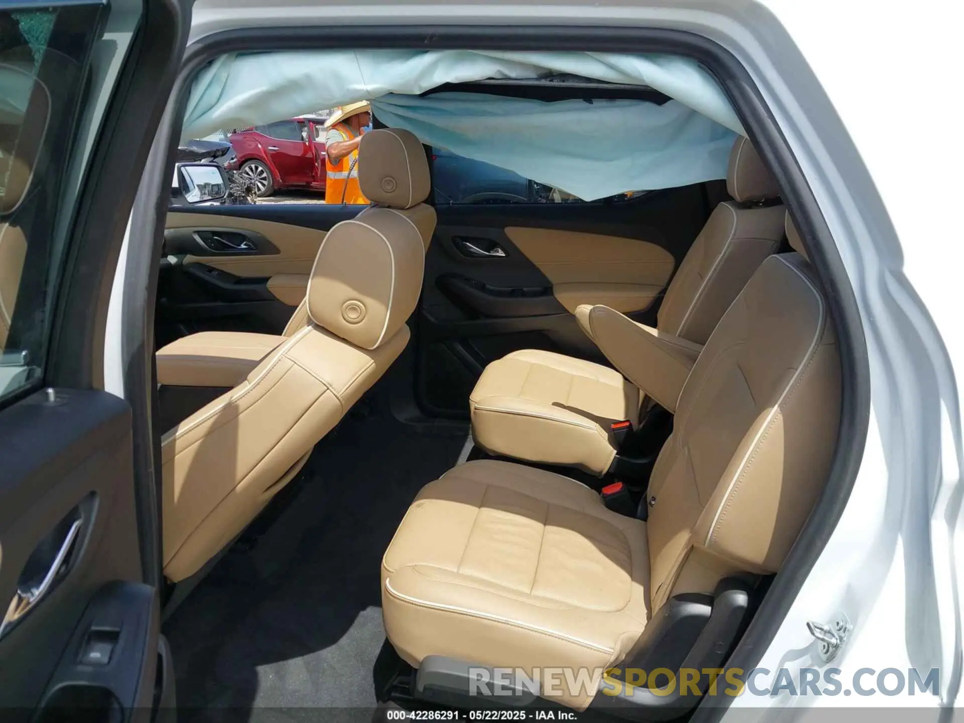 8 Фотография поврежденного автомобиля 1GNEVKKW4NJ191323 CHEVROLET TRAVERSE 2022