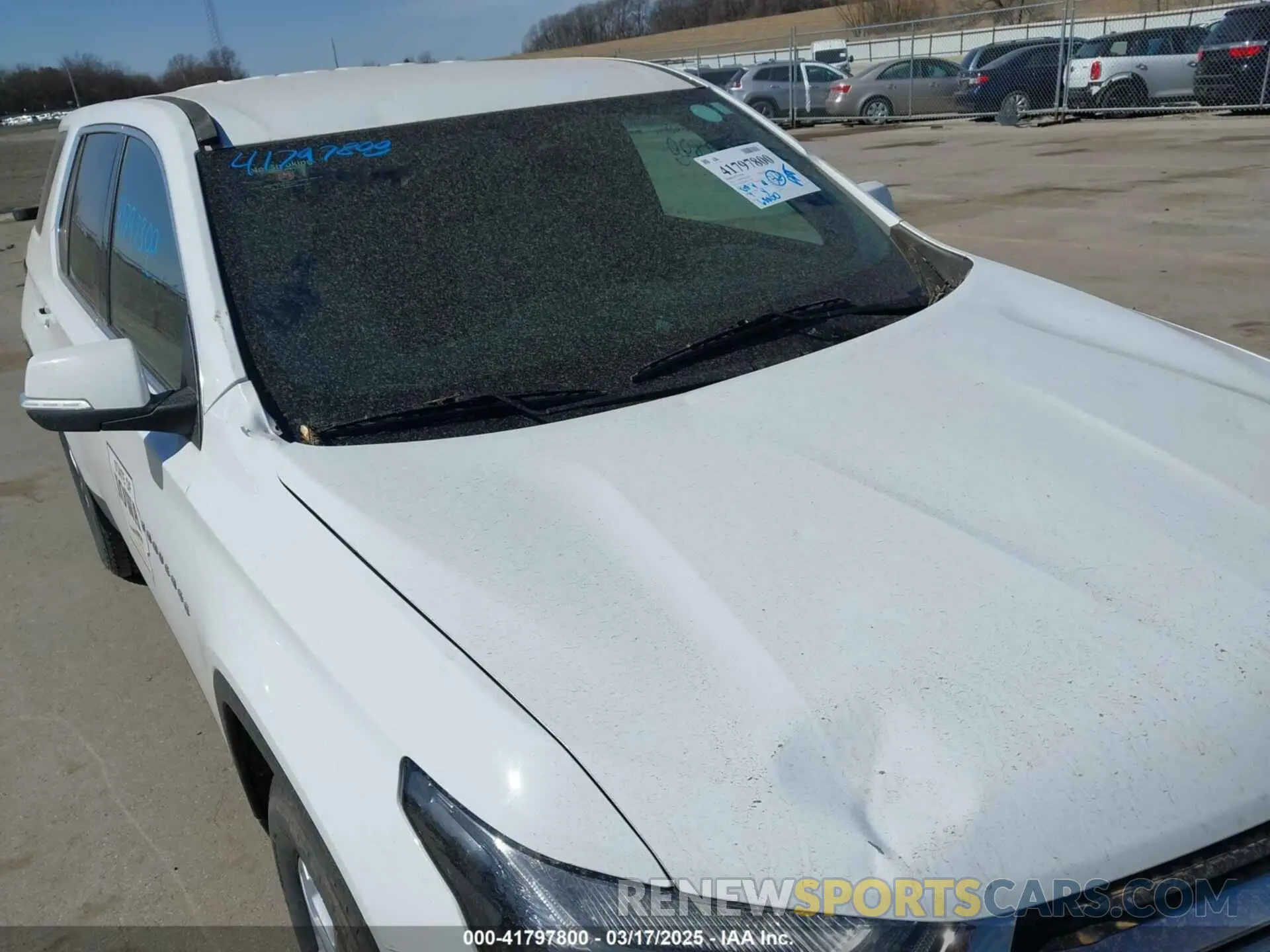 6 Photograph of a damaged car 1GNEVLKWXNJ102005 CHEVROLET TRAVERSE 2022