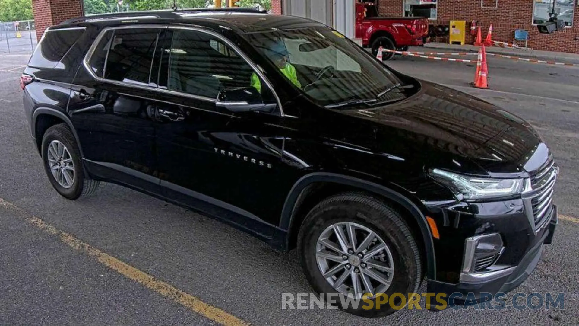 25 Фотография поврежденного автомобиля 1GNEVMKW4NJ123597 CHEVROLET TRAVERSE 2022