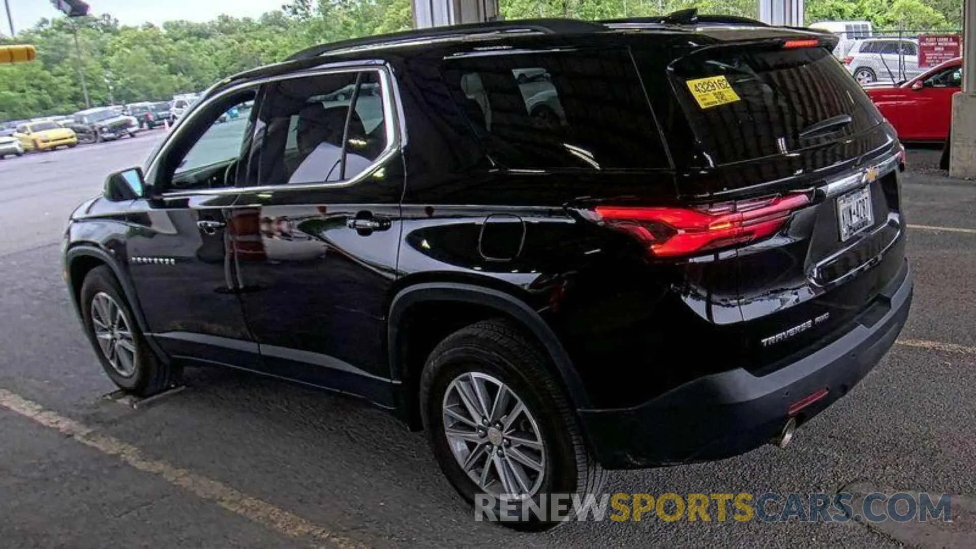 9 Фотография поврежденного автомобиля 1GNEVMKW4NJ123597 CHEVROLET TRAVERSE 2022