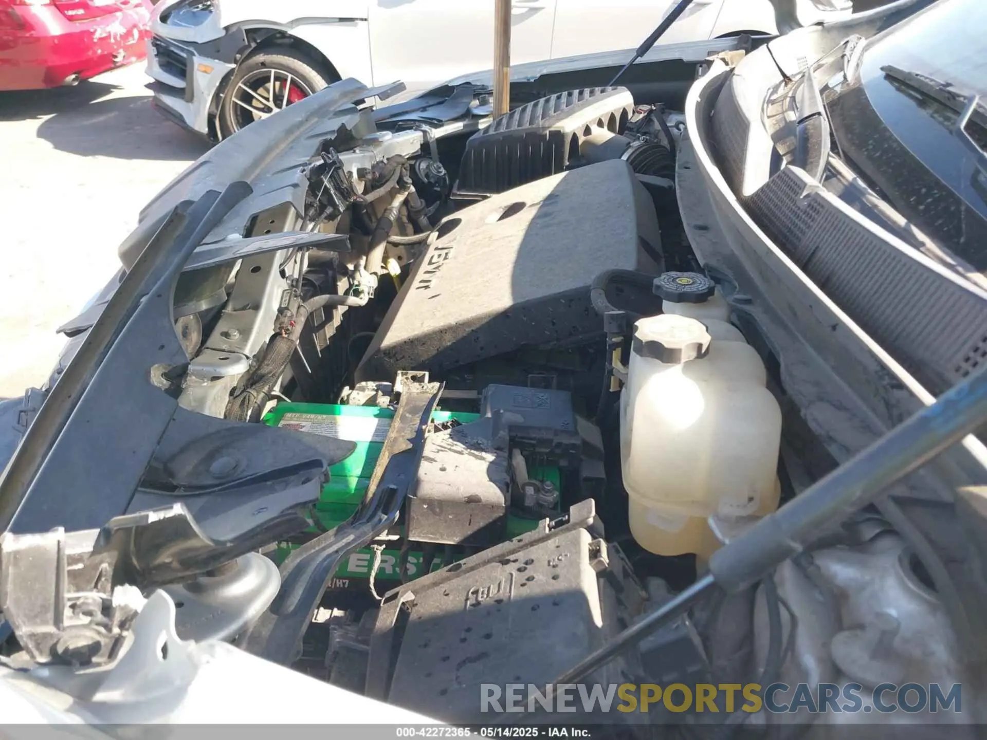 17 Photograph of a damaged car 1GNEVMKW7NJ168646 CHEVROLET TRAVERSE 2022