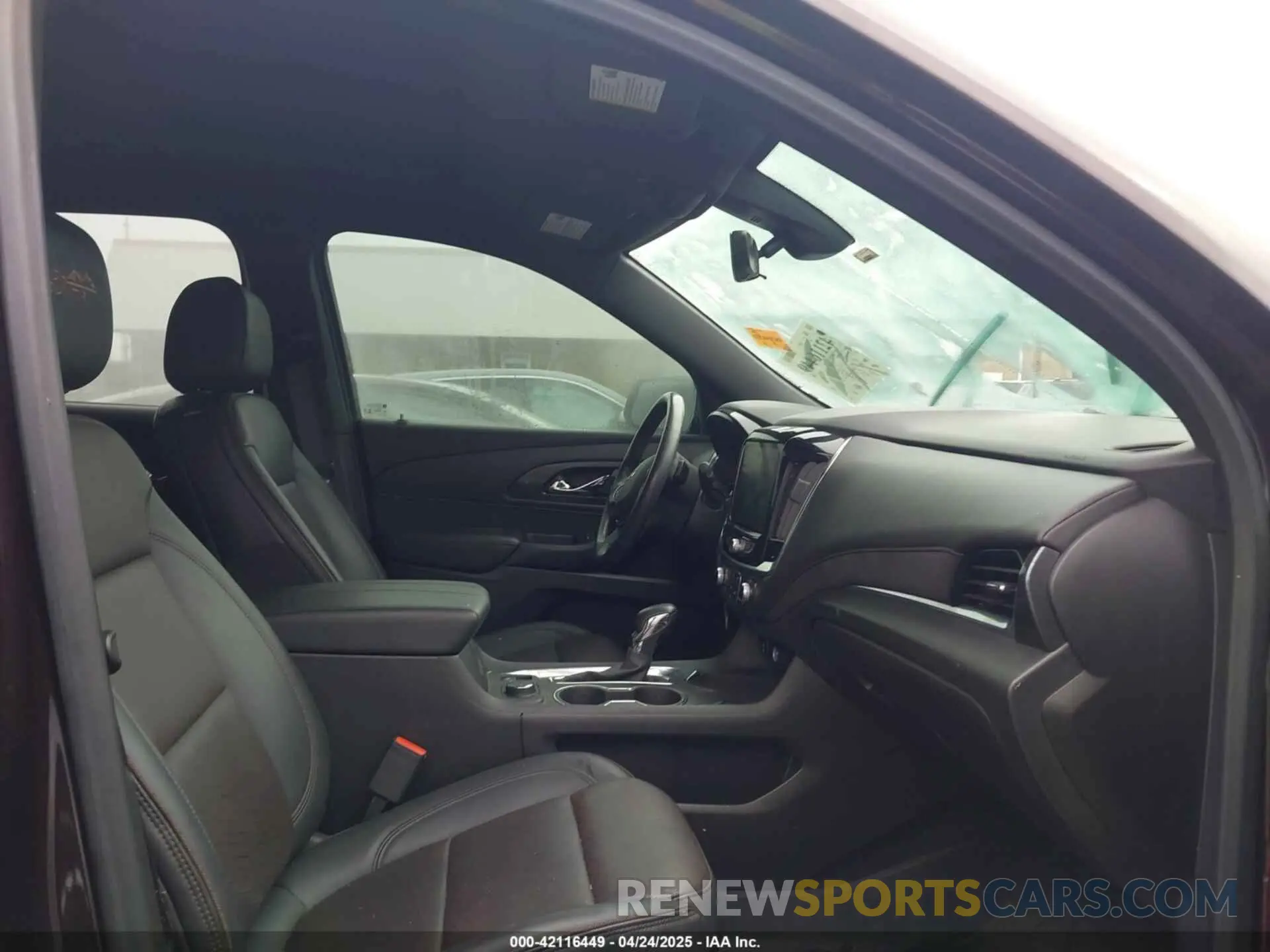 5 Photograph of a damaged car 1GNEVNKW2NJ109753 CHEVROLET TRAVERSE 2022