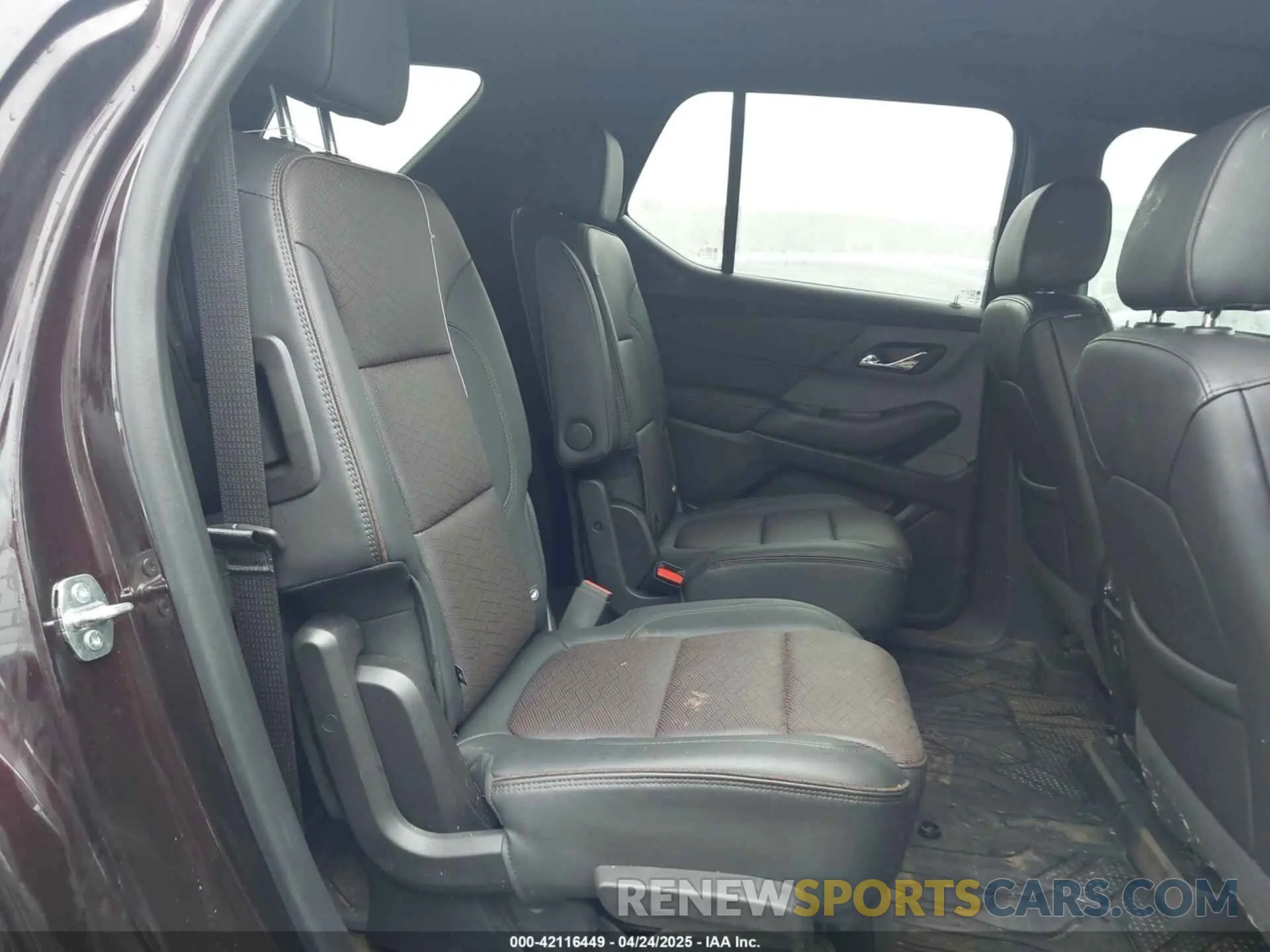 8 Photograph of a damaged car 1GNEVNKW2NJ109753 CHEVROLET TRAVERSE 2022