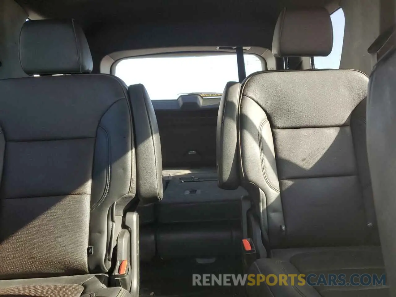 10 Photograph of a damaged car 1GNEVNKW2NJ152134 CHEVROLET TRAVERSE 2022