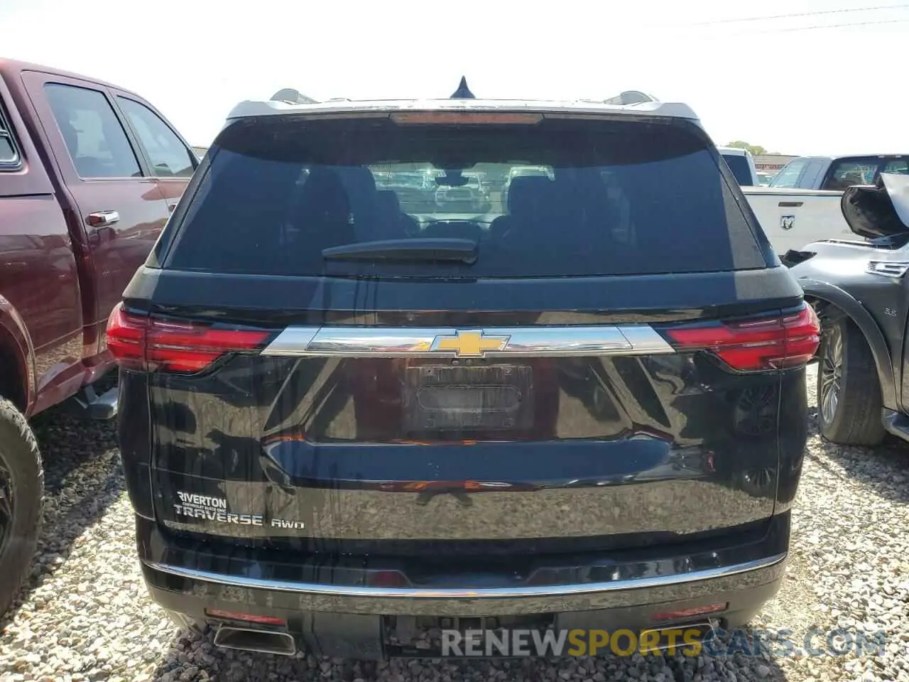6 Photograph of a damaged car 1GNEVNKW2NJ152134 CHEVROLET TRAVERSE 2022