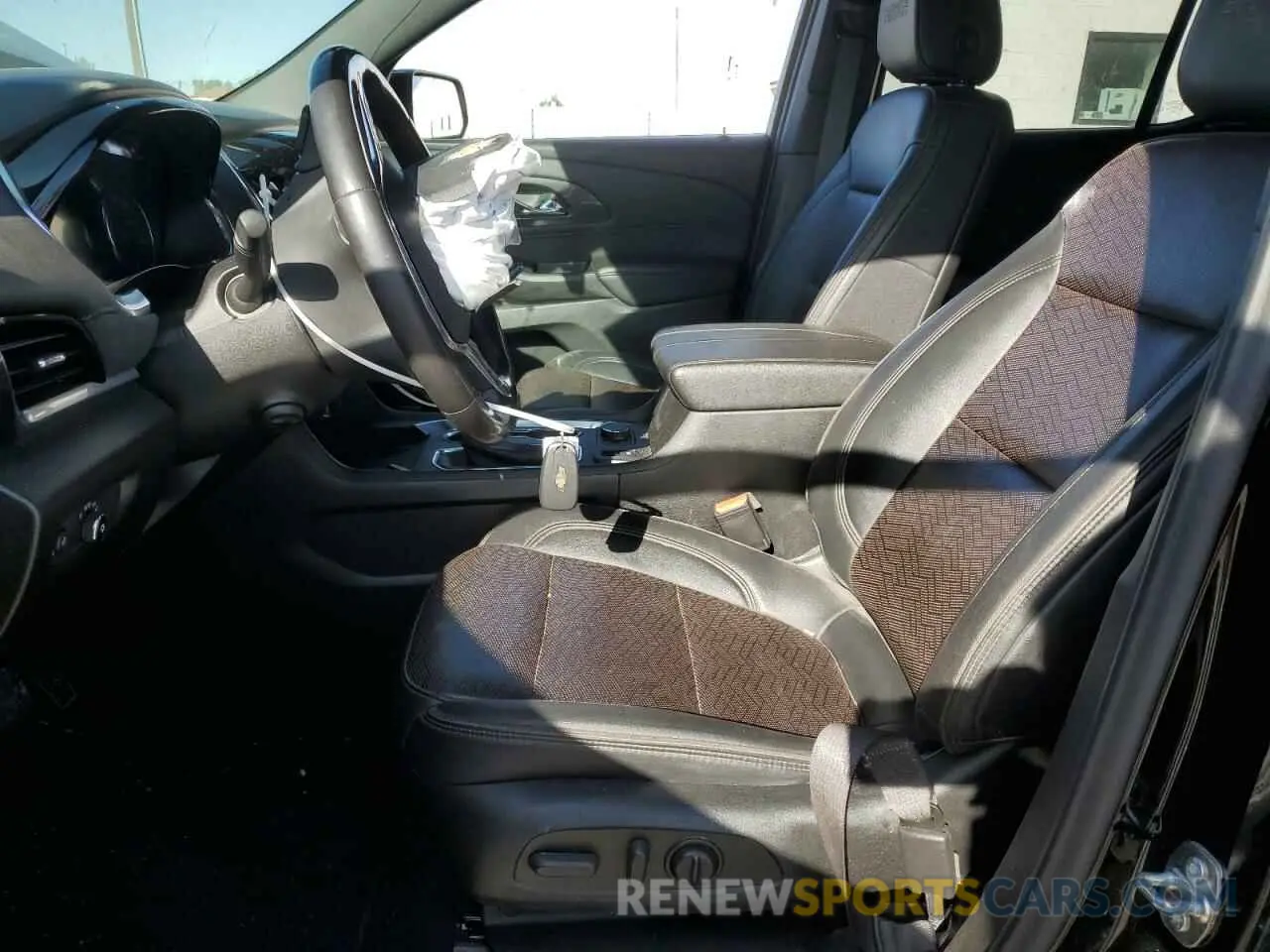7 Photograph of a damaged car 1GNEVNKW2NJ152134 CHEVROLET TRAVERSE 2022