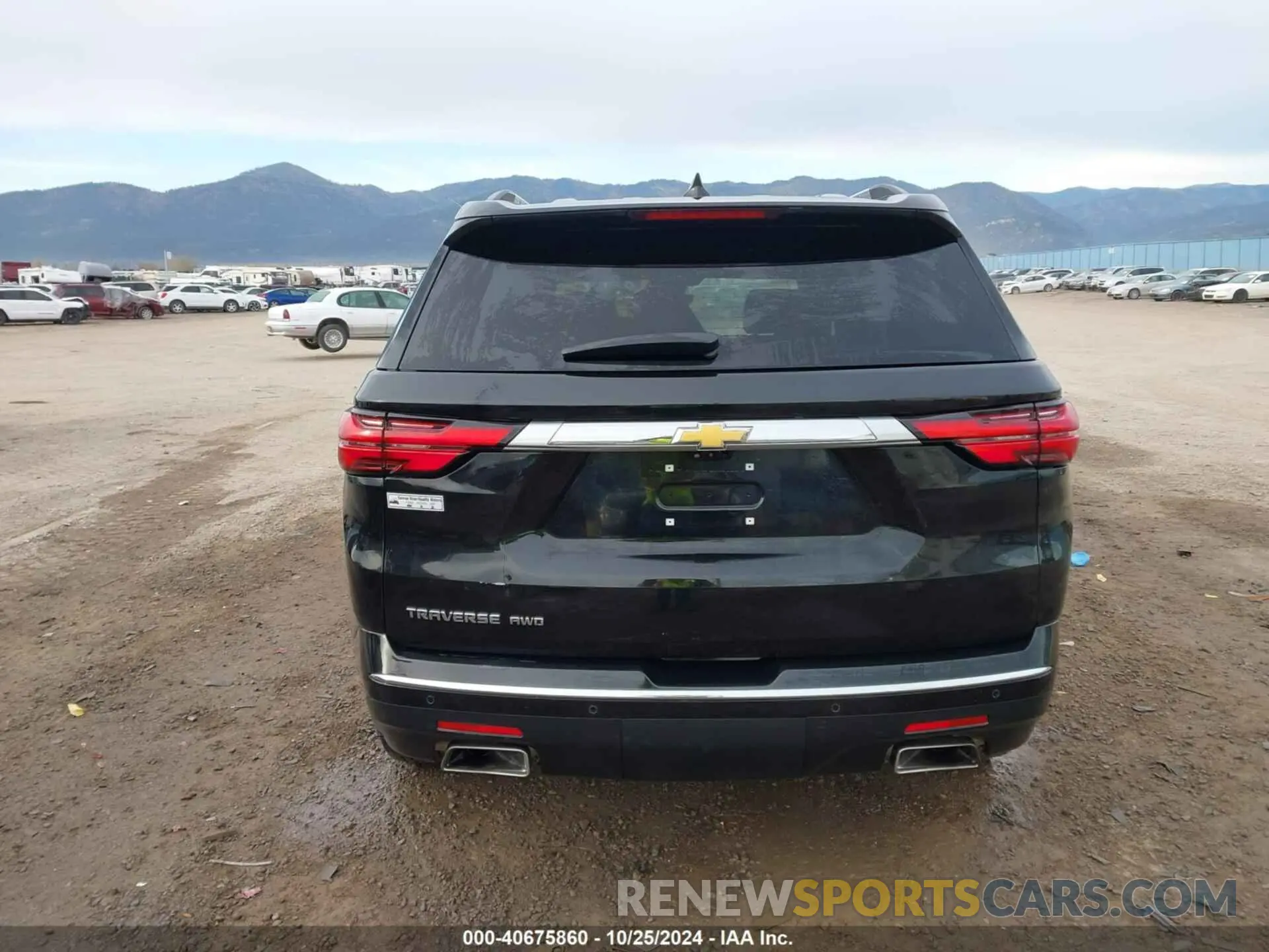 17 Photograph of a damaged car 1GNEVNKW4NJ174300 CHEVROLET TRAVERSE 2022