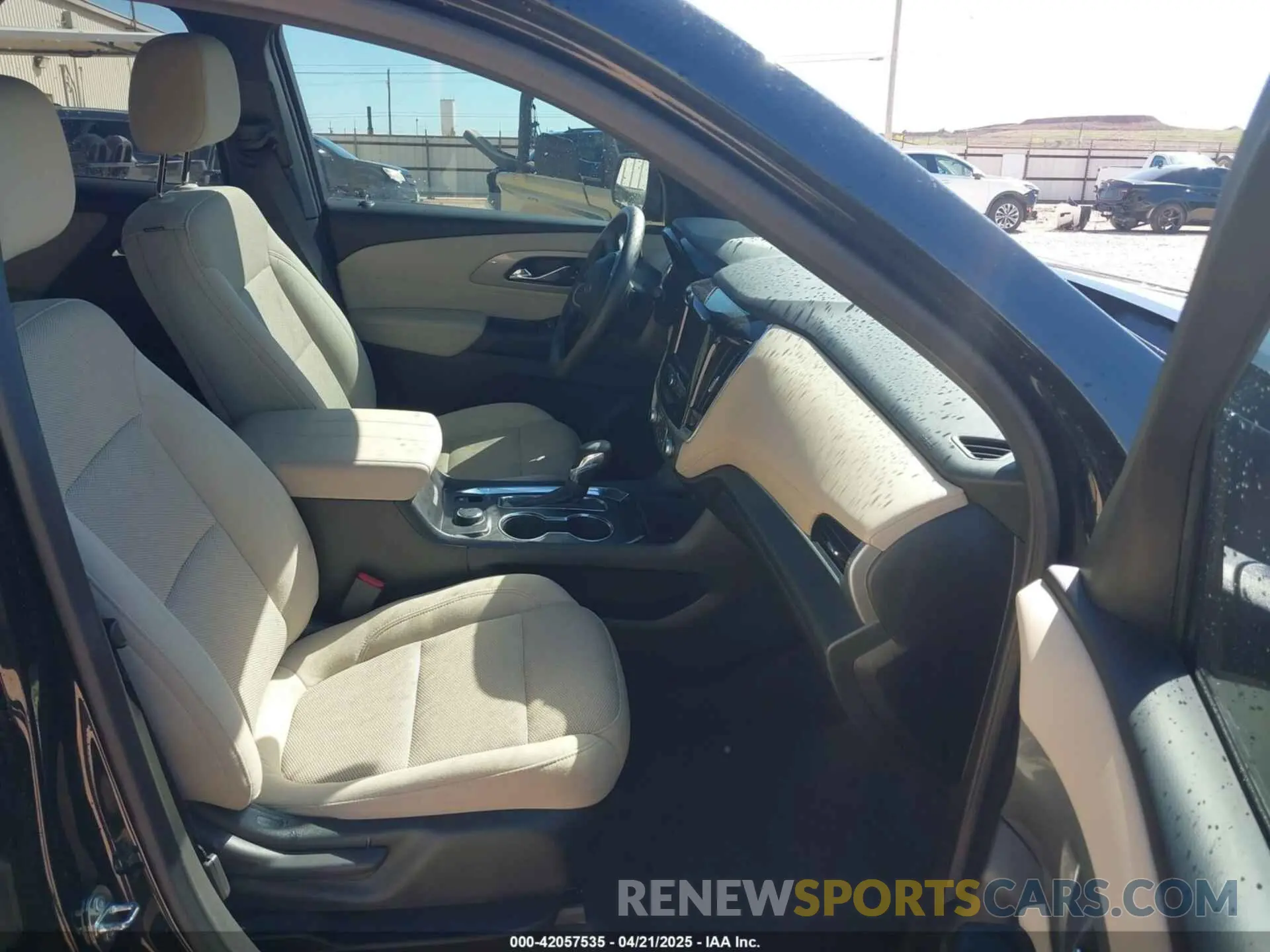5 Фотография поврежденного автомобиля 1GNERFKW2PJ238587 CHEVROLET TRAVERSE 2023