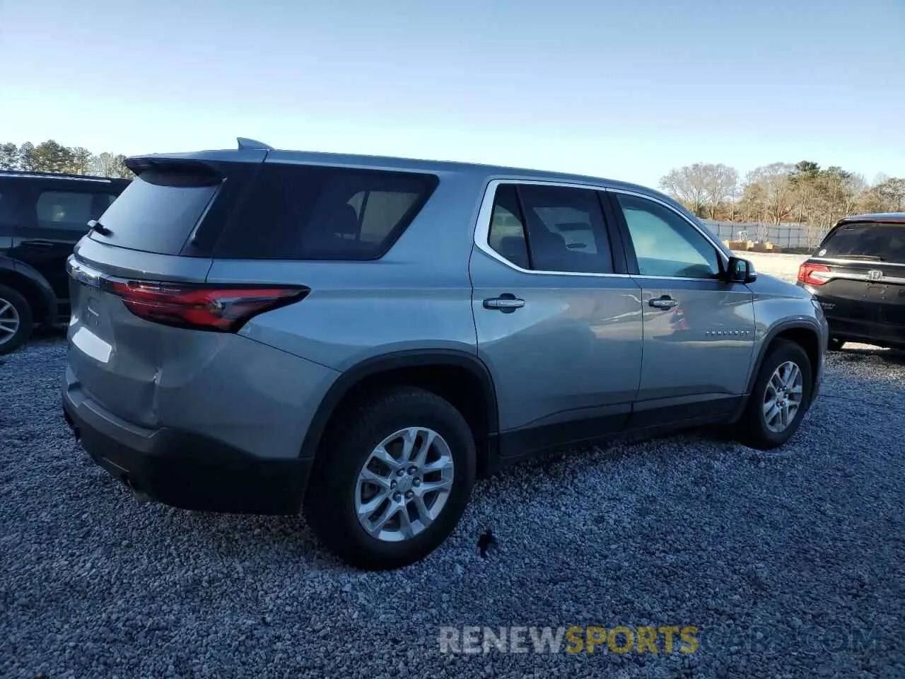 3 Фотография поврежденного автомобиля 1GNERFKW4PJ285541 CHEVROLET TRAVERSE 2023