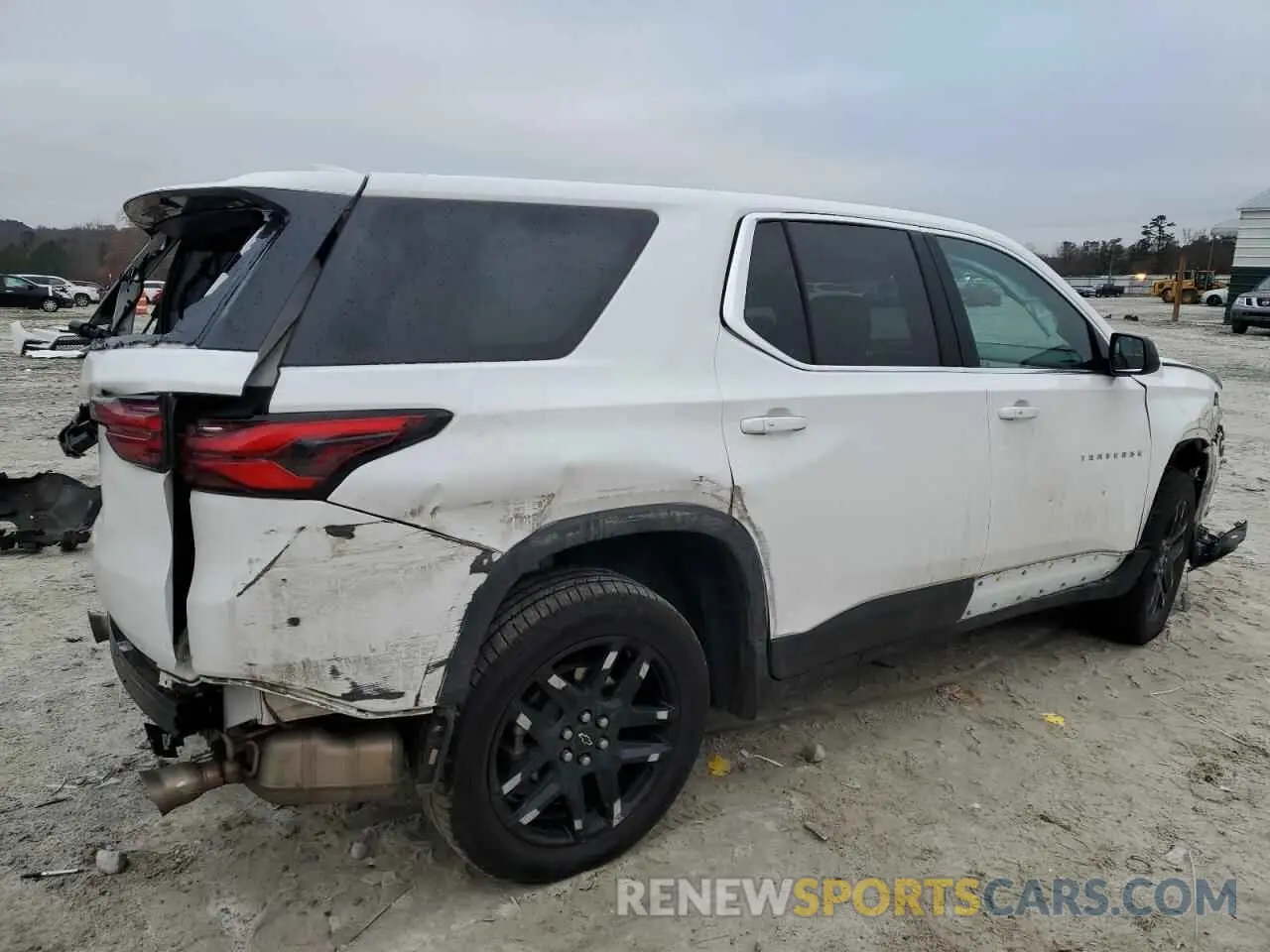 3 Фотография поврежденного автомобиля 1GNERFKW5PJ169443 CHEVROLET TRAVERSE 2023