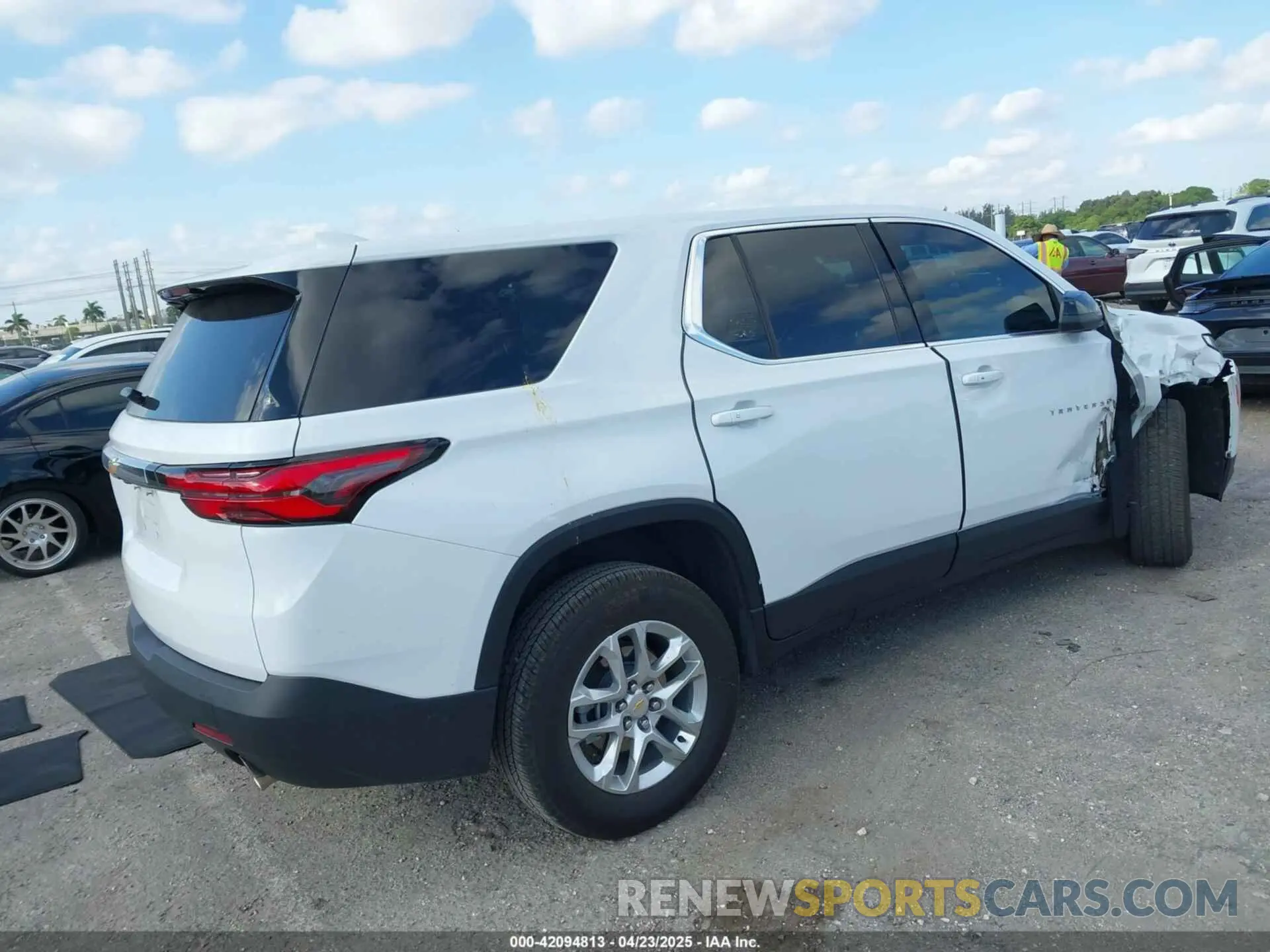 4 Photograph of a damaged car 1GNERFKW5PJ254895 CHEVROLET TRAVERSE 2023