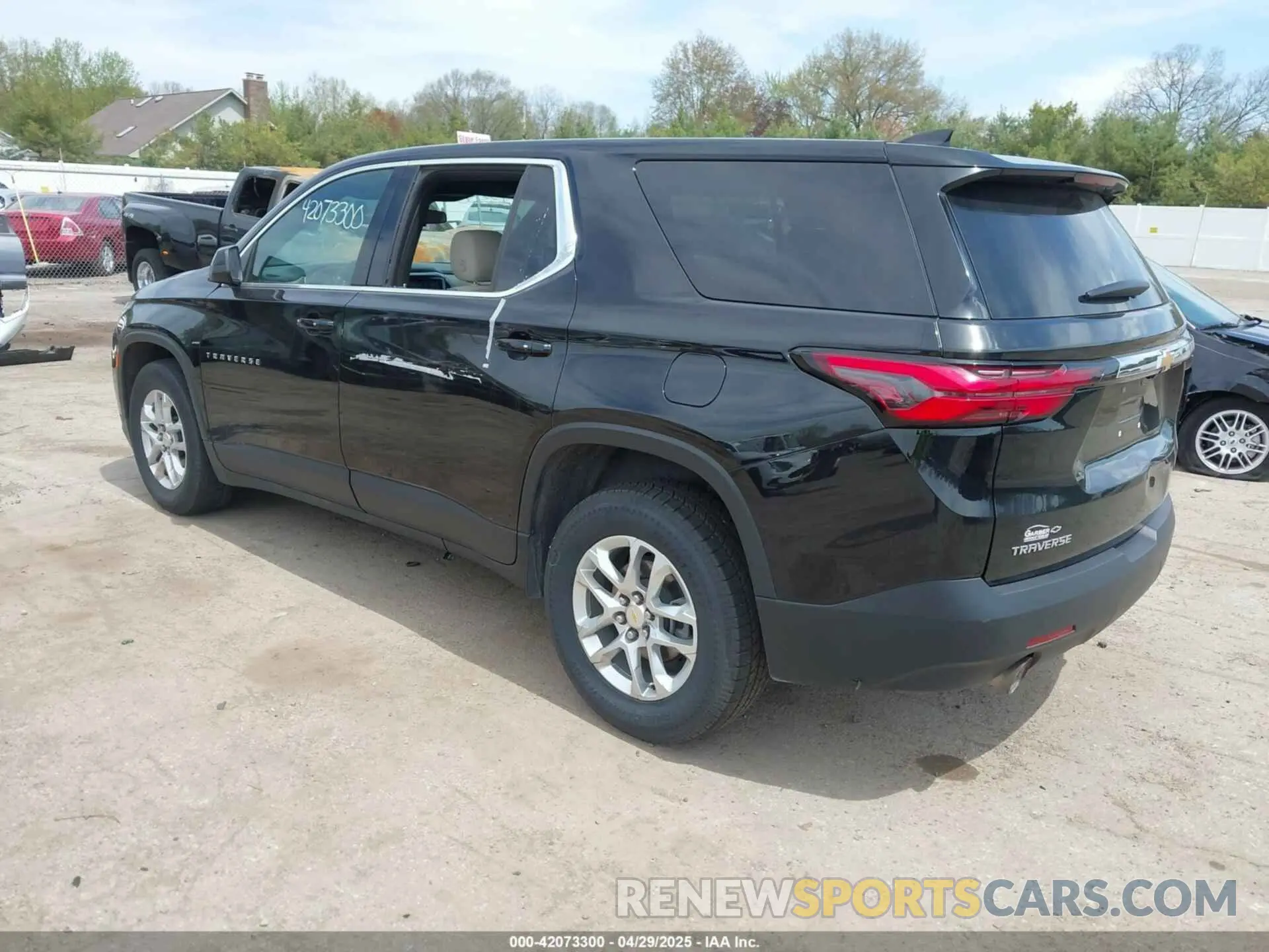 3 Фотография поврежденного автомобиля 1GNERFKW6PJ103791 CHEVROLET TRAVERSE 2023