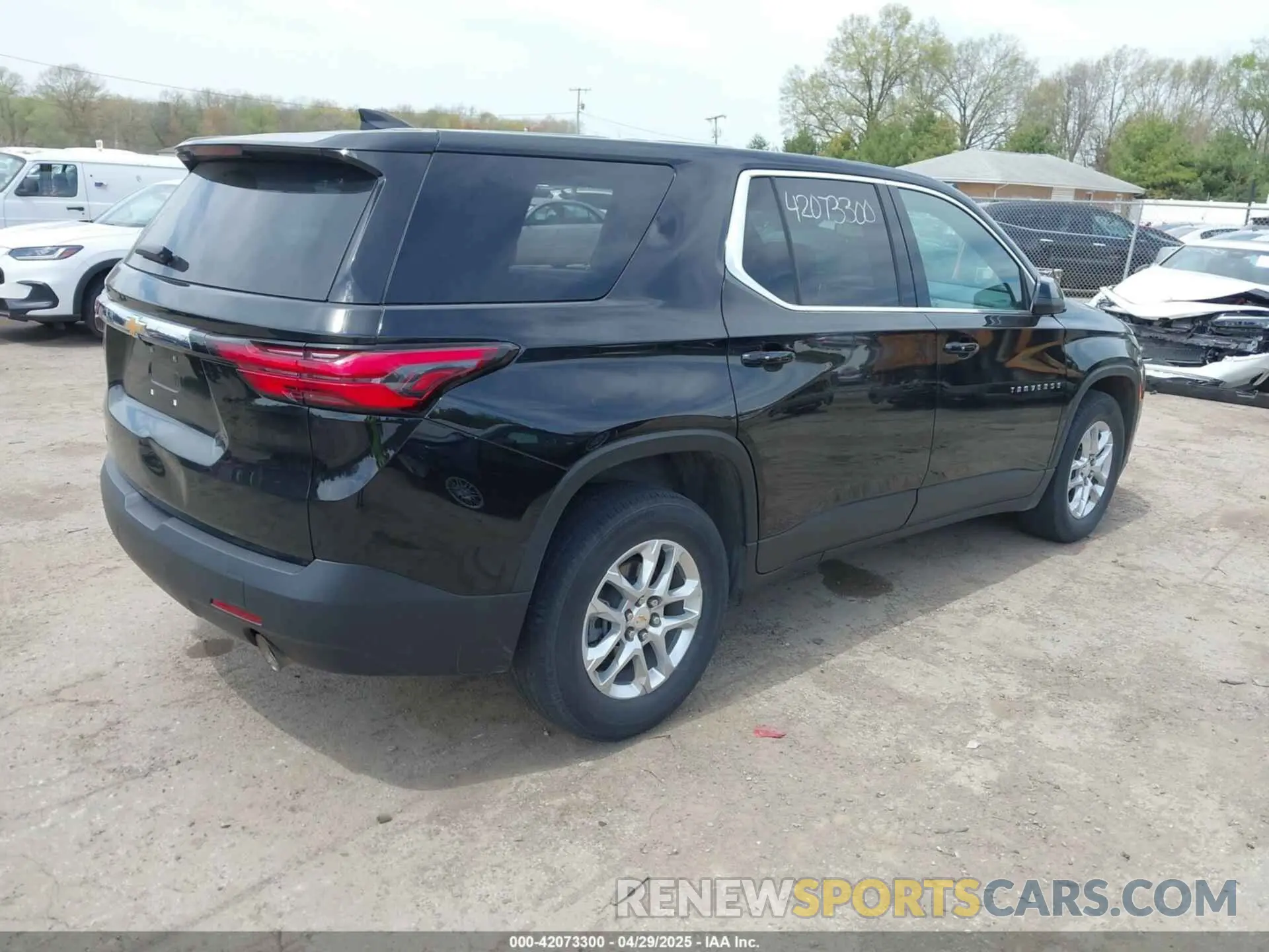 4 Фотография поврежденного автомобиля 1GNERFKW6PJ103791 CHEVROLET TRAVERSE 2023