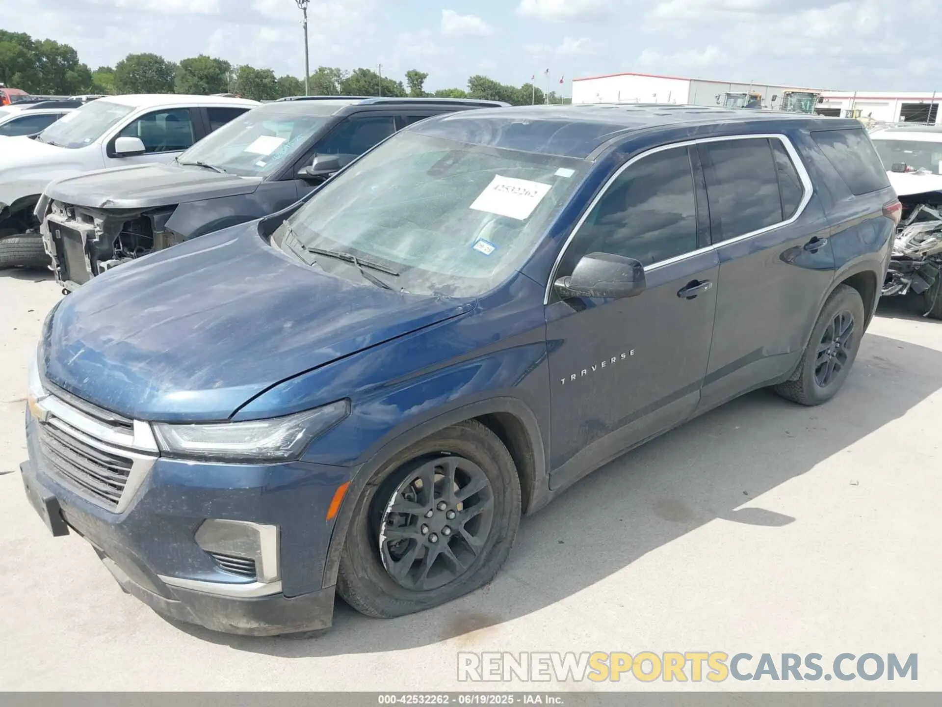 2 Photograph of a damaged car 1GNERFKW8PJ226038 CHEVROLET TRAVERSE 2023