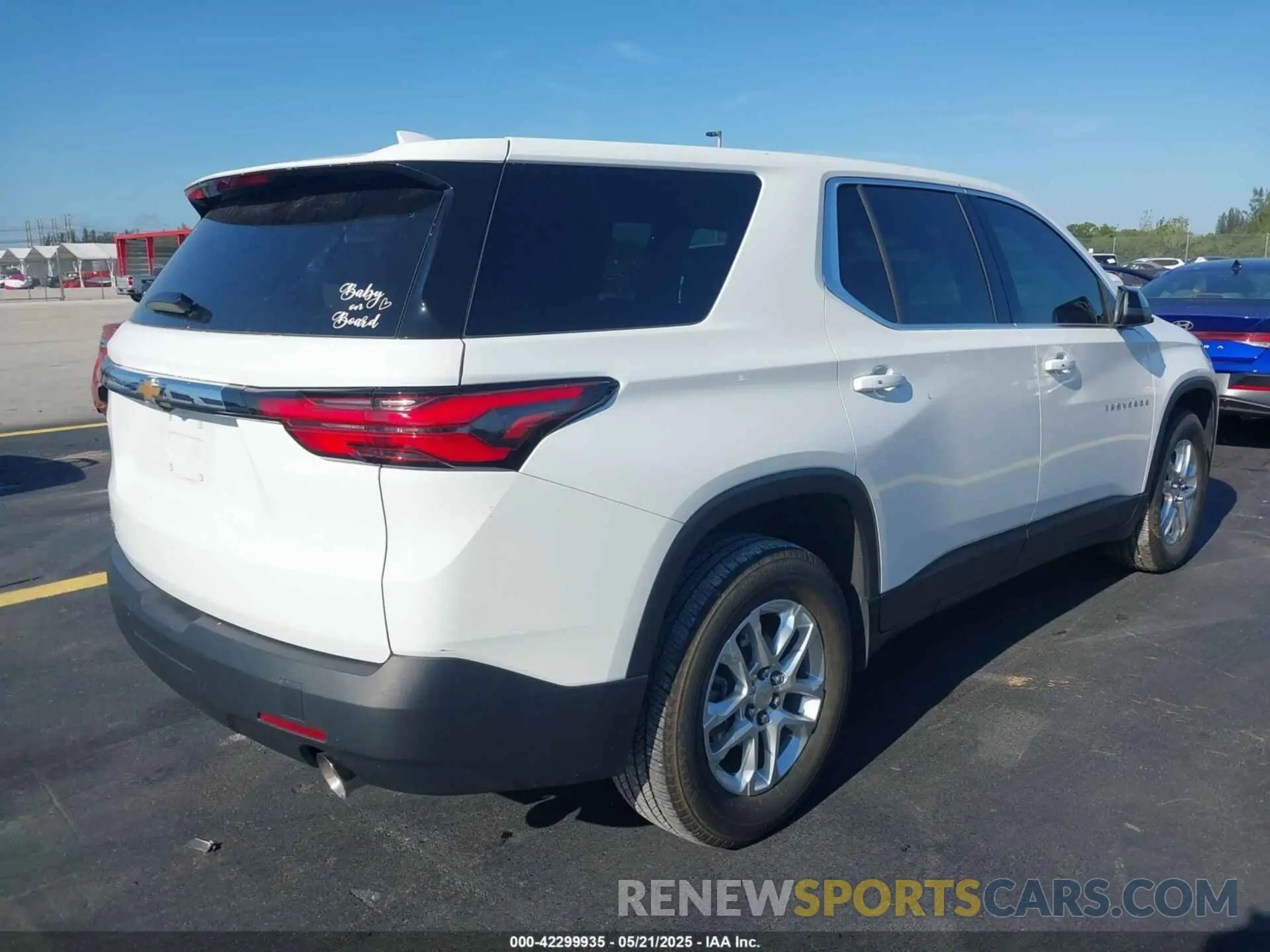 4 Photograph of a damaged car 1GNERFKW8PJ272498 CHEVROLET TRAVERSE 2023