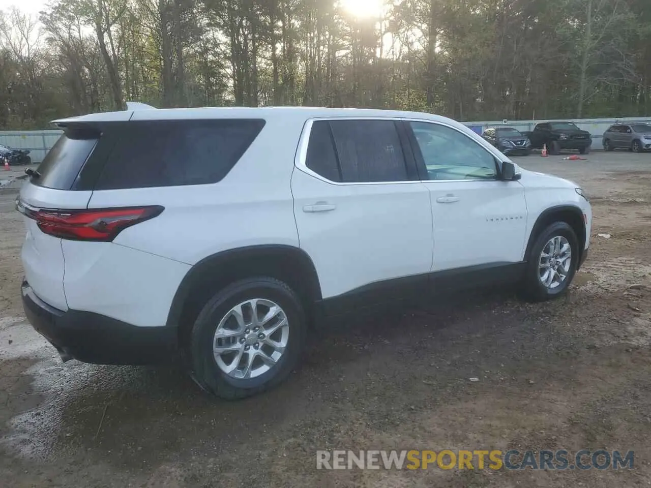 3 Фотография поврежденного автомобиля 1GNERFKW9PJ265267 CHEVROLET TRAVERSE 2023