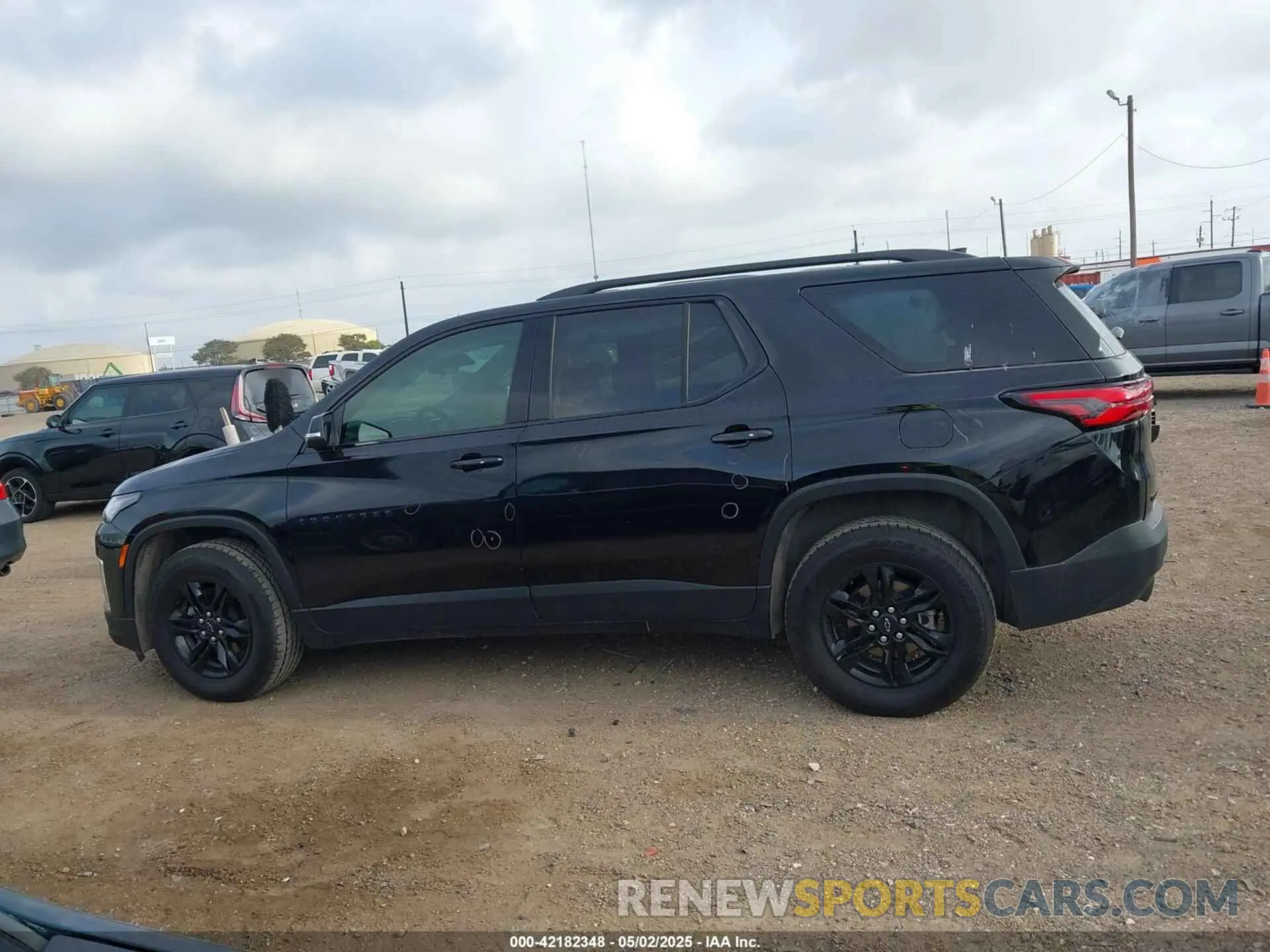 14 Photograph of a damaged car 1GNERGKW2PJ212562 CHEVROLET TRAVERSE 2023