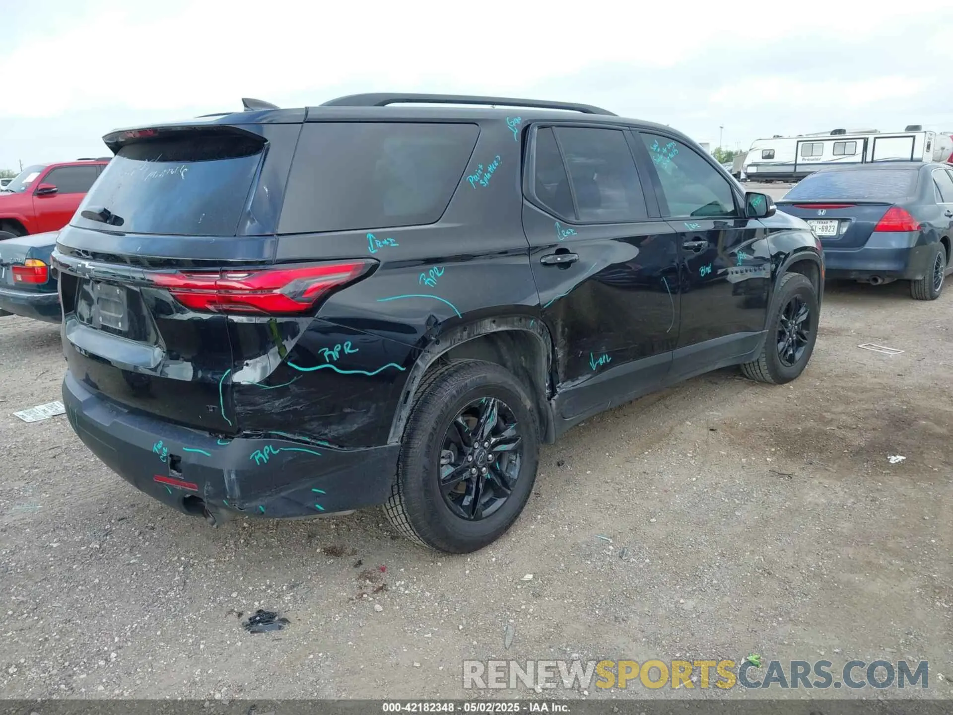 4 Photograph of a damaged car 1GNERGKW2PJ212562 CHEVROLET TRAVERSE 2023